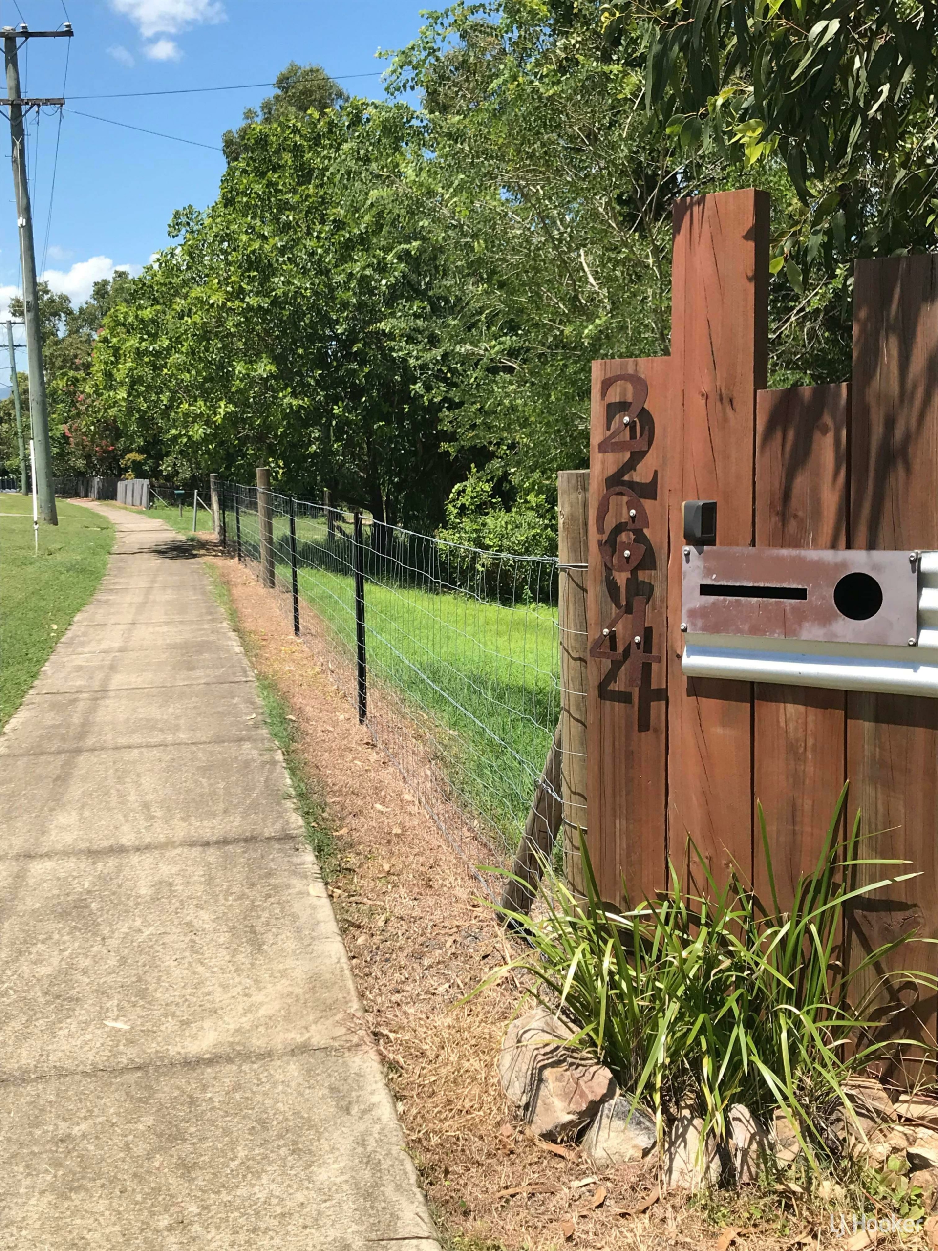 204 Mount Low Parkway, BUSHLAND BEACH