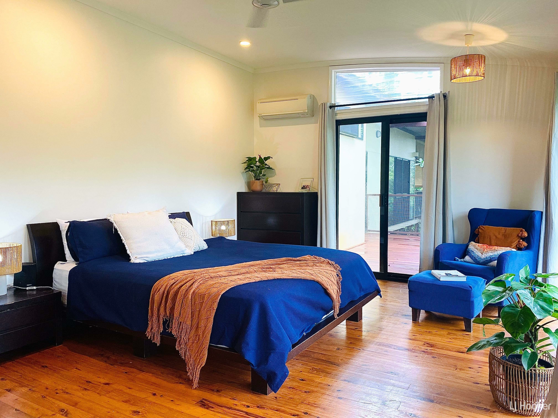 204 Mount Low Parkway, BUSHLAND BEACH
