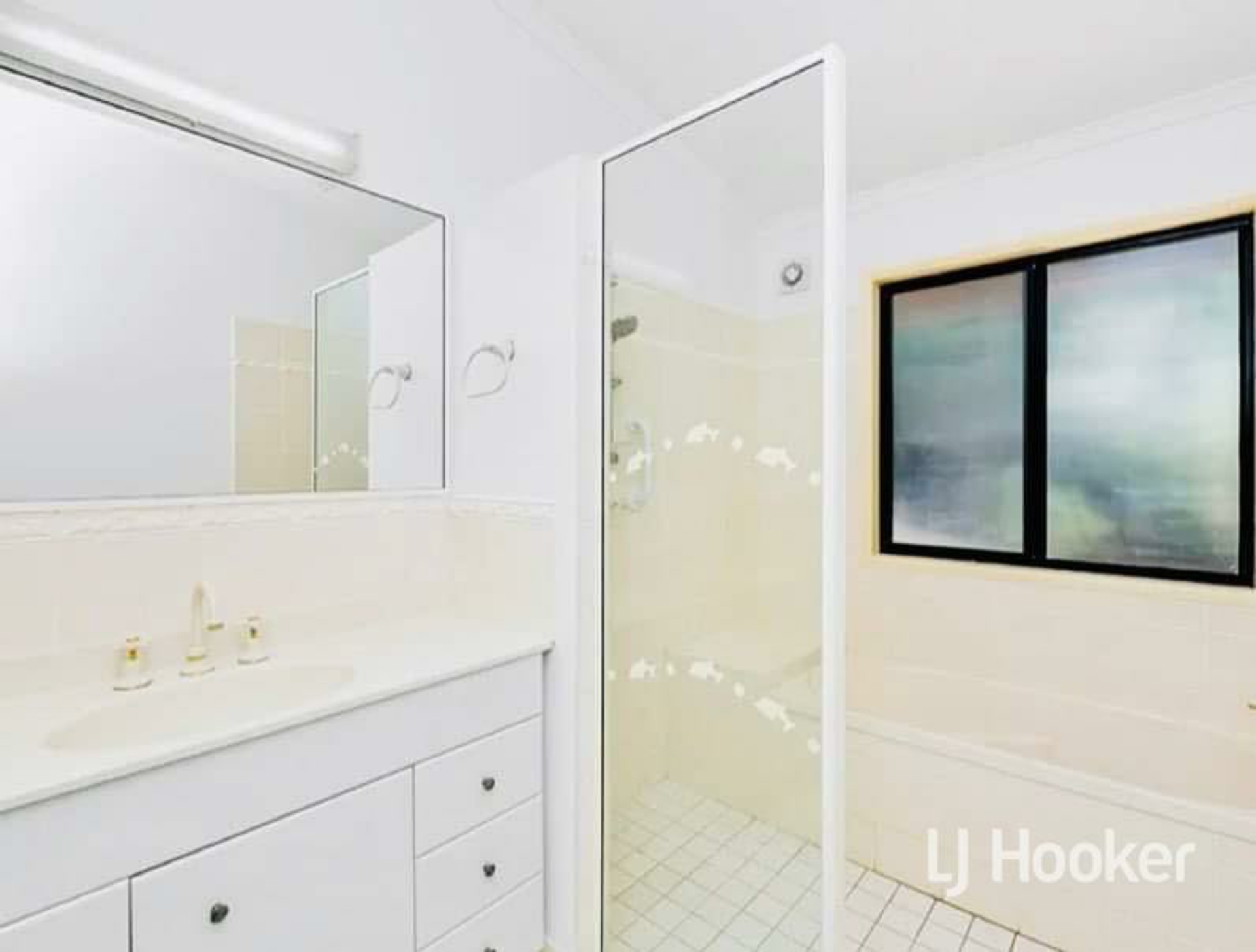 204 Mount Low Parkway, BUSHLAND BEACH