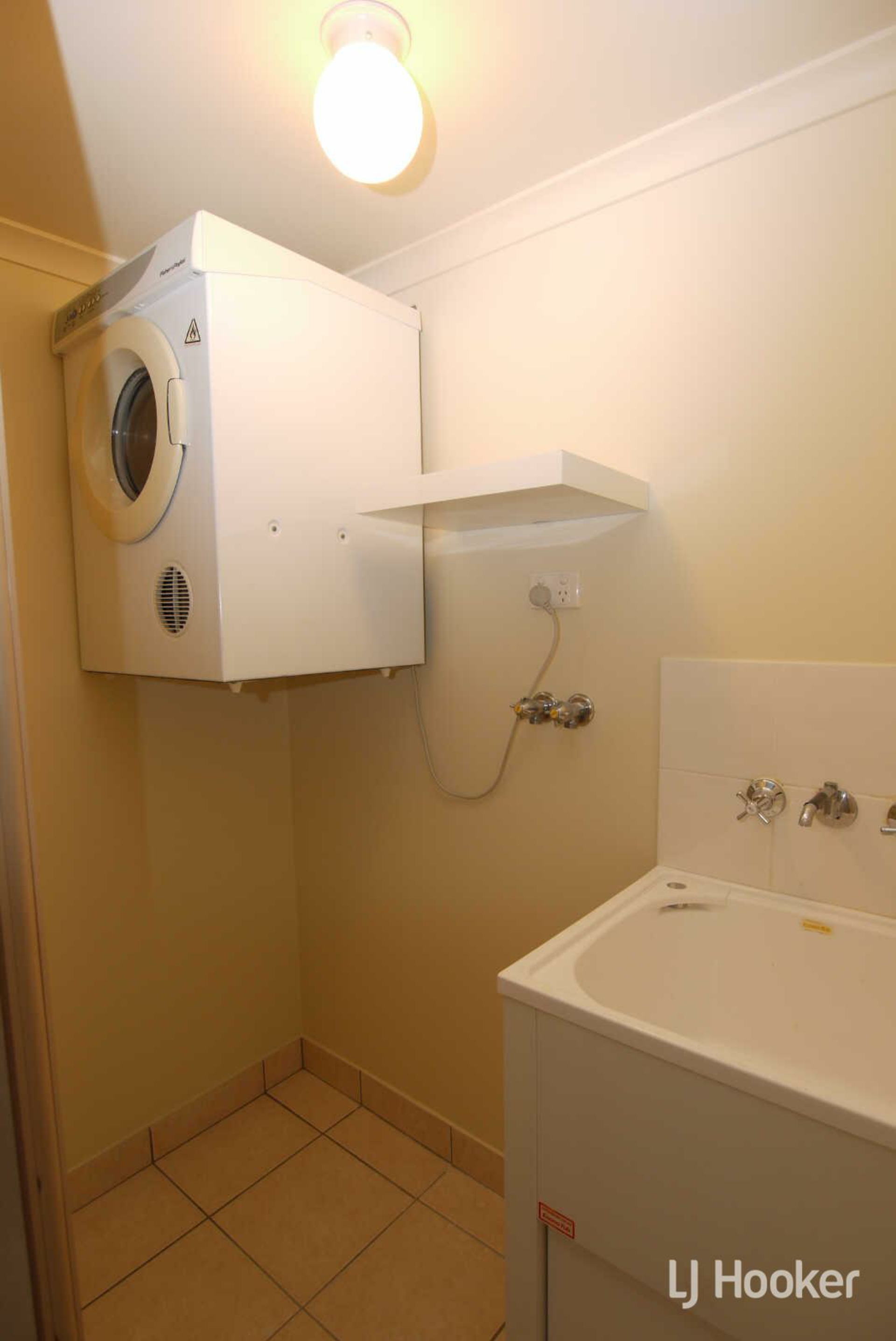 1/10 Paxton Street, NORTH WARD