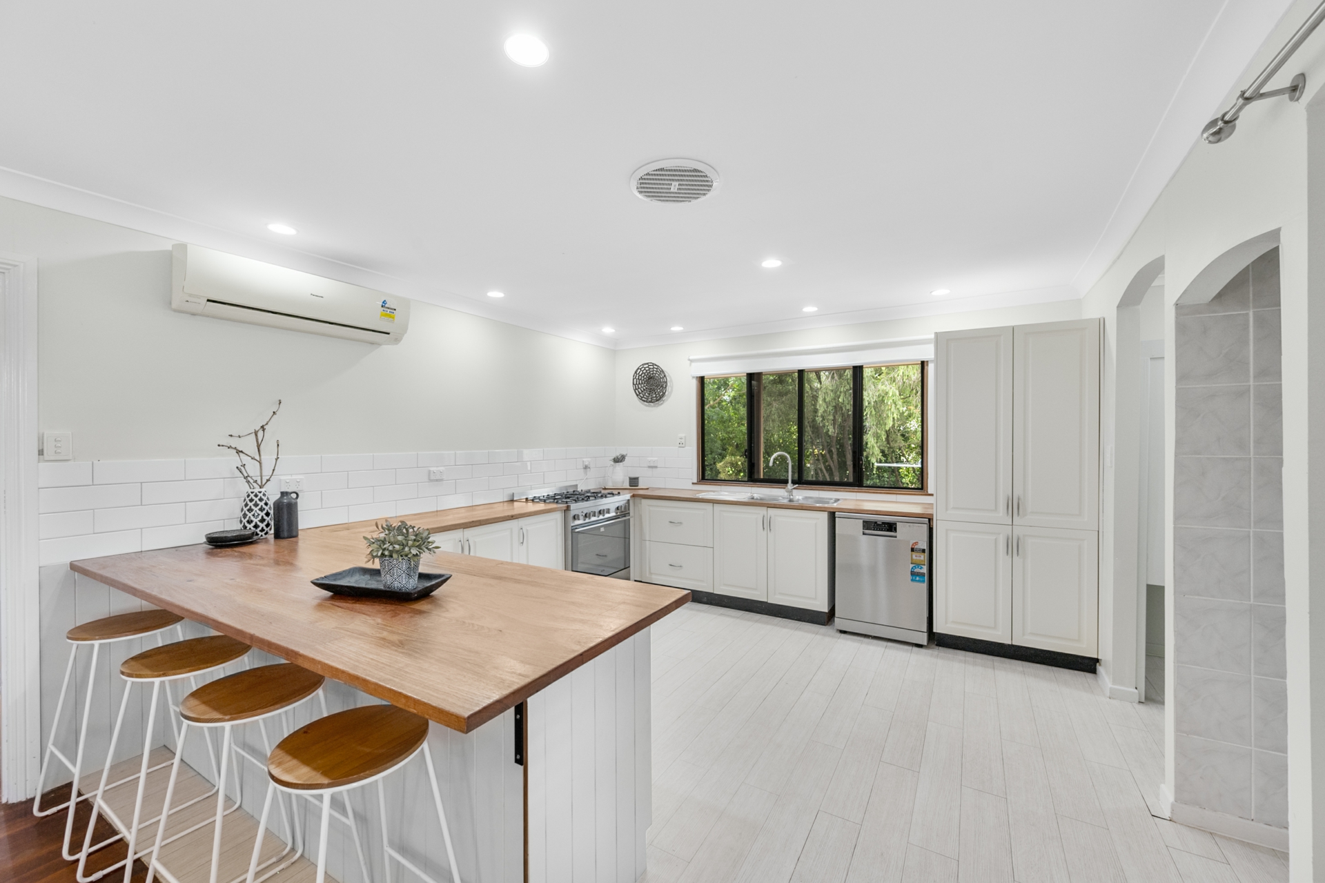 16 Vanessa Court, ALICE RIVER