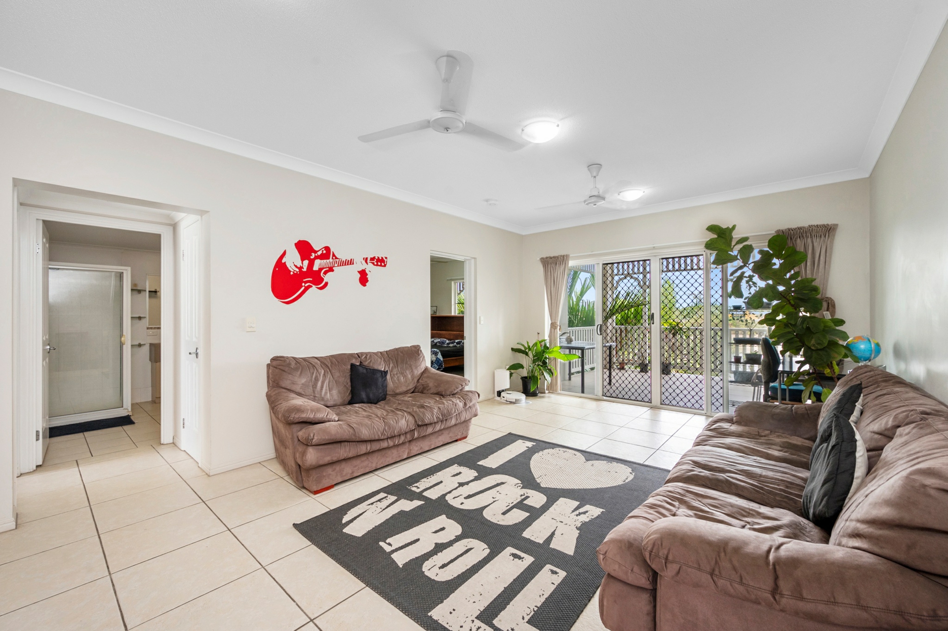 10/16-22 Martinez Avenue, WEST END