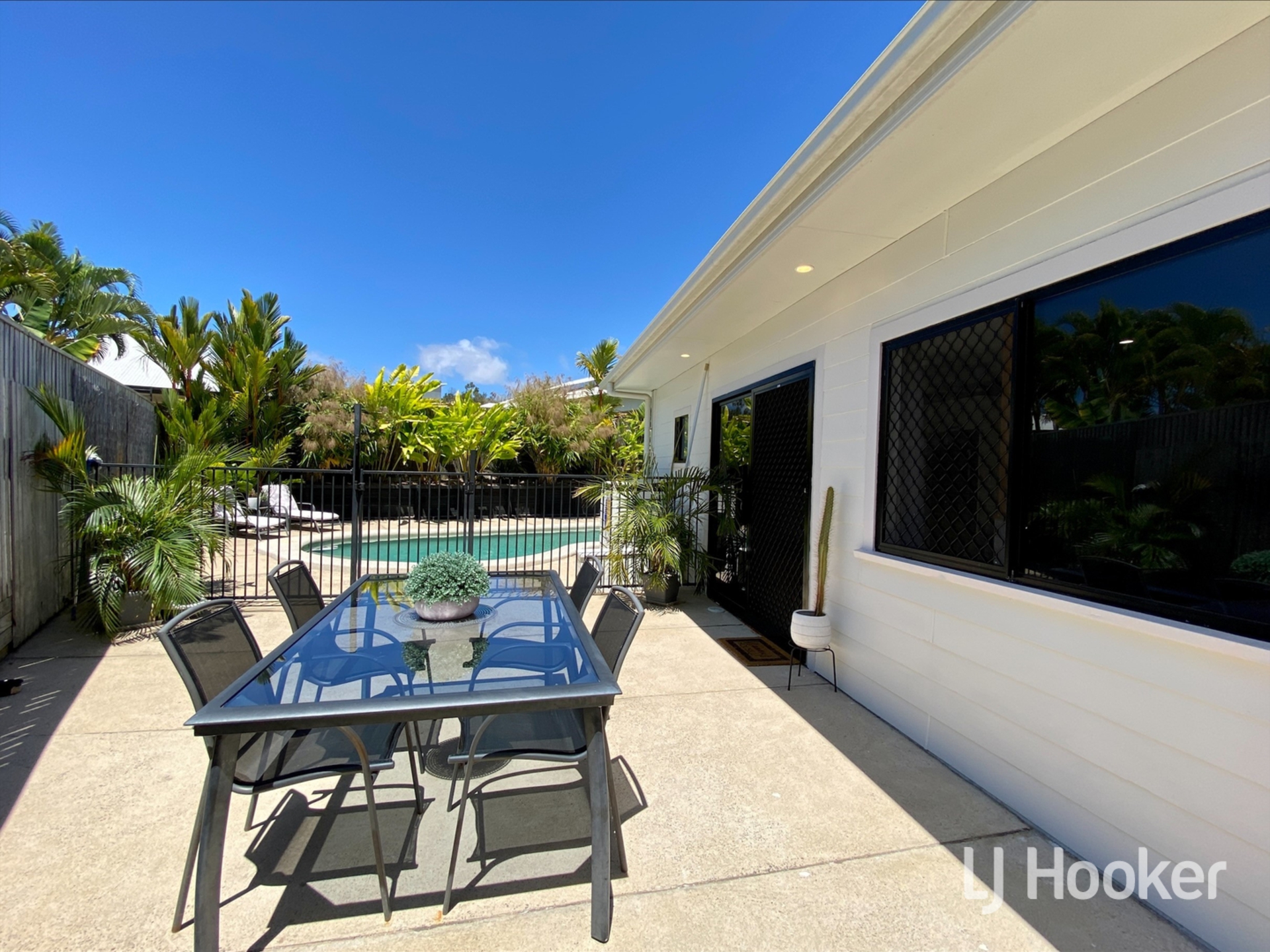 6 Cowrie Court, BUSHLAND BEACH