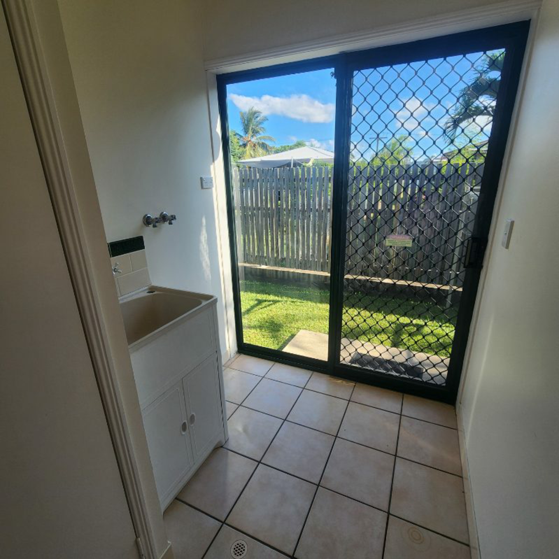 1/11 Xavier Court, RAILWAY ESTATE