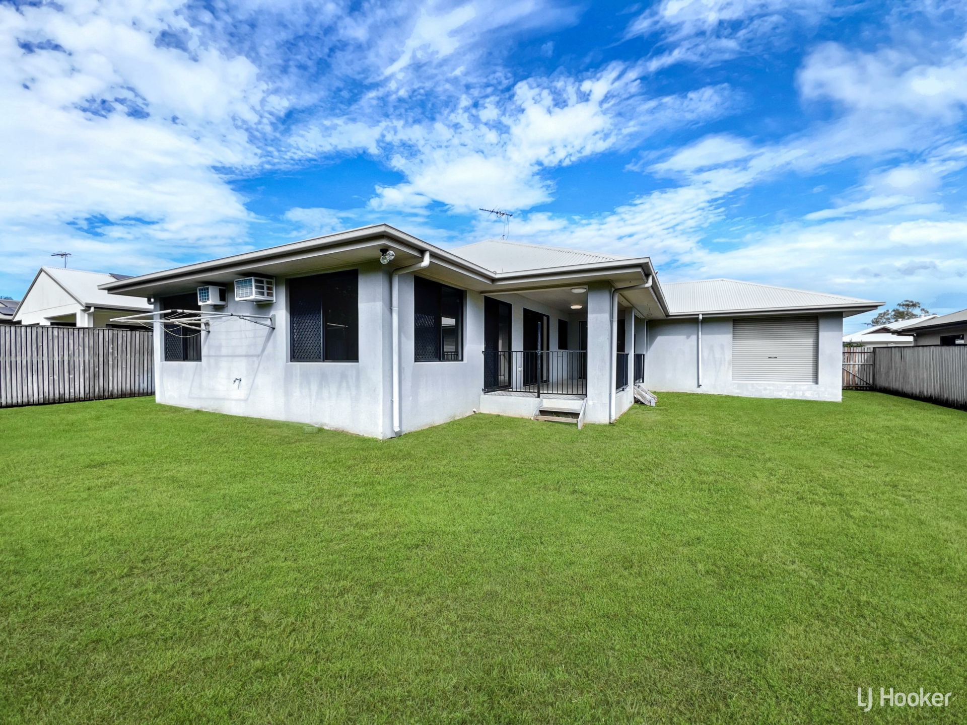 51 Anchorage, BUSHLAND BEACH