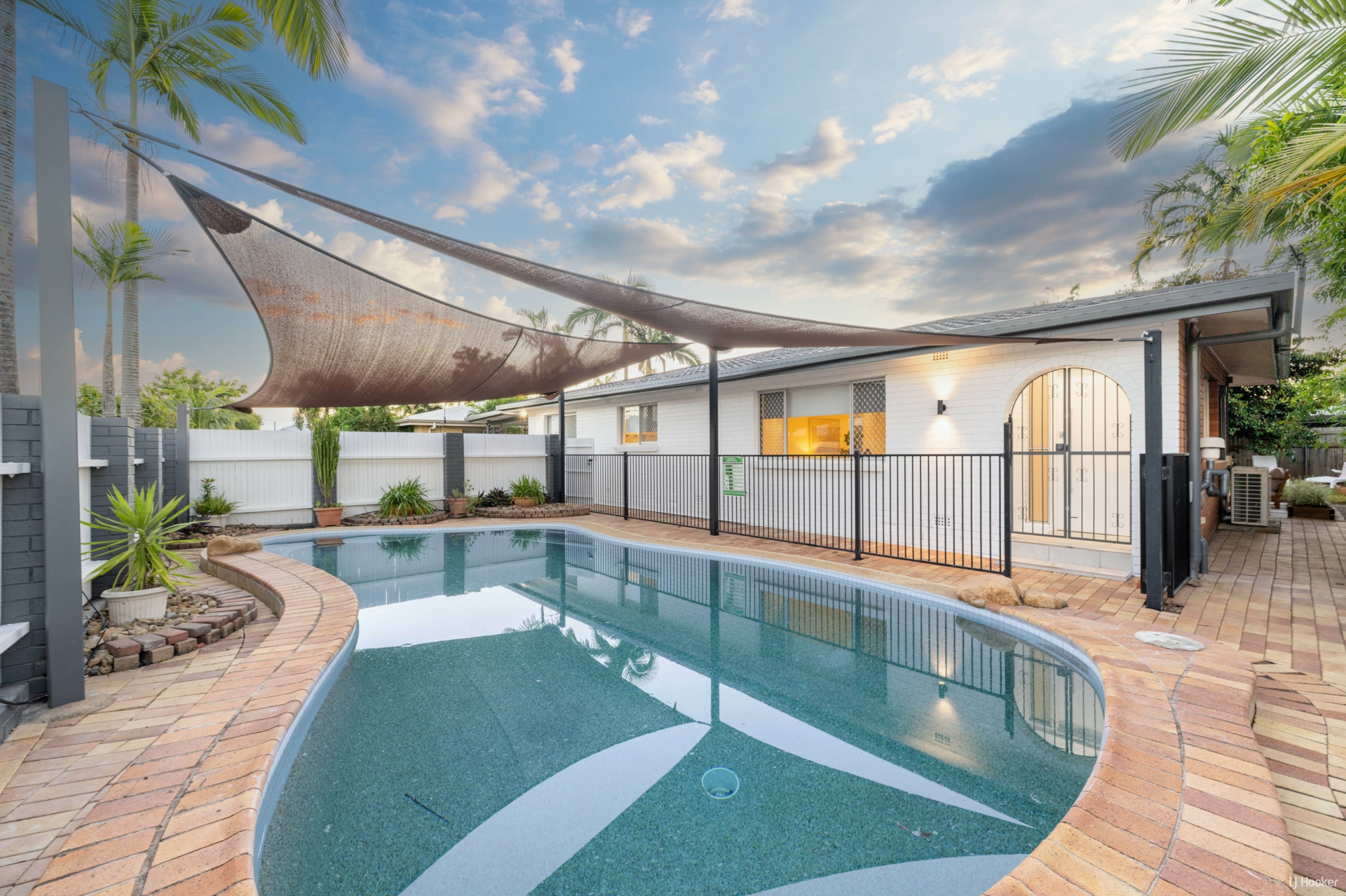 61 Mill Drive, HEATLEY