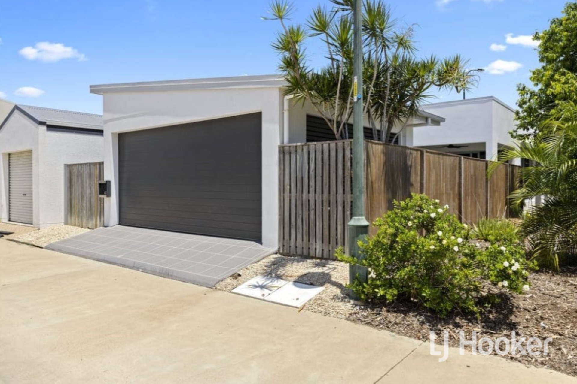 42 Riveredge Boulevard, OONOONBA