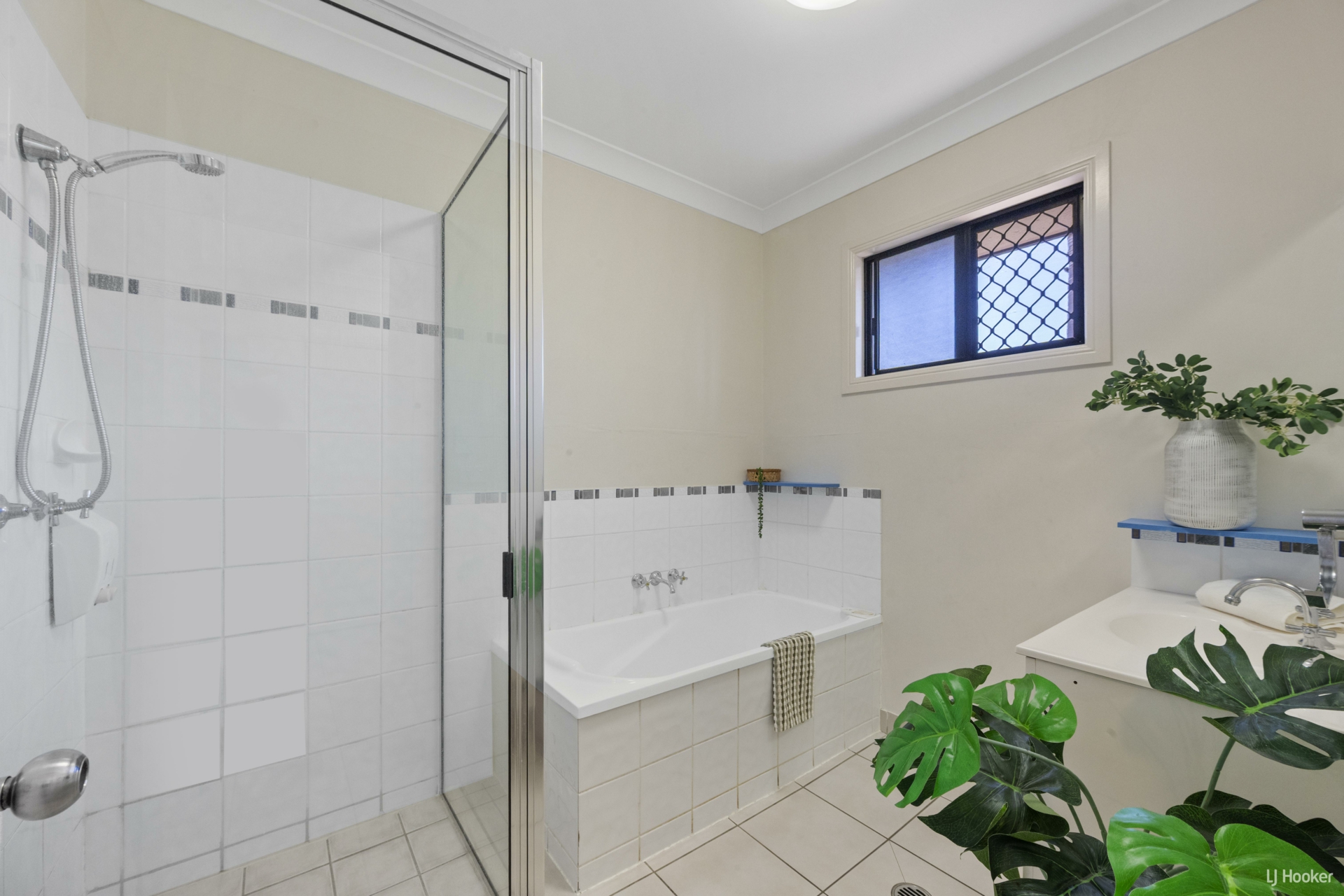 20 Summerland Drive — photo 8 of 9