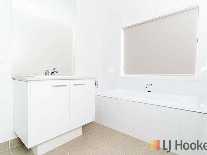 3 Henderson Drive, TARNEIT
