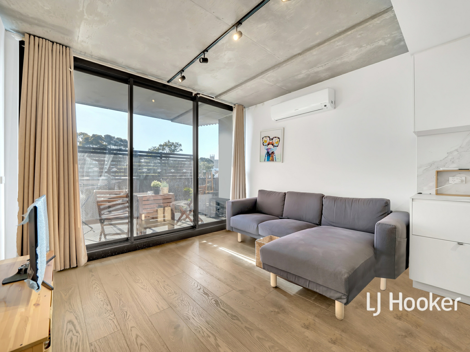 210/88 Carlisle Street, ST KILDA