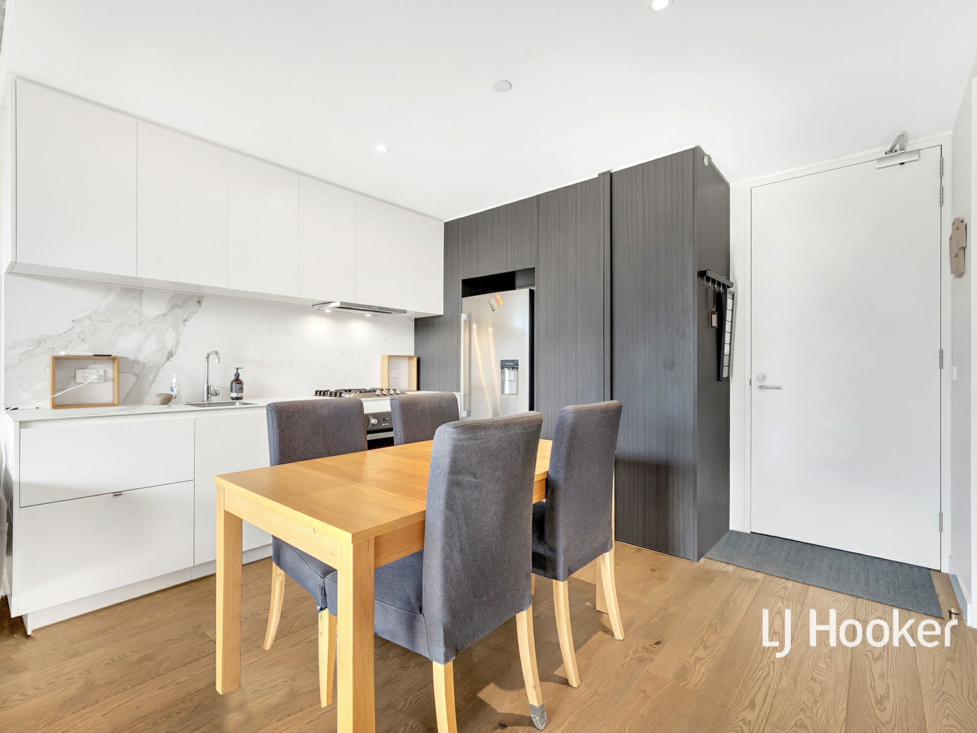 210/88 Carlisle Street, ST KILDA