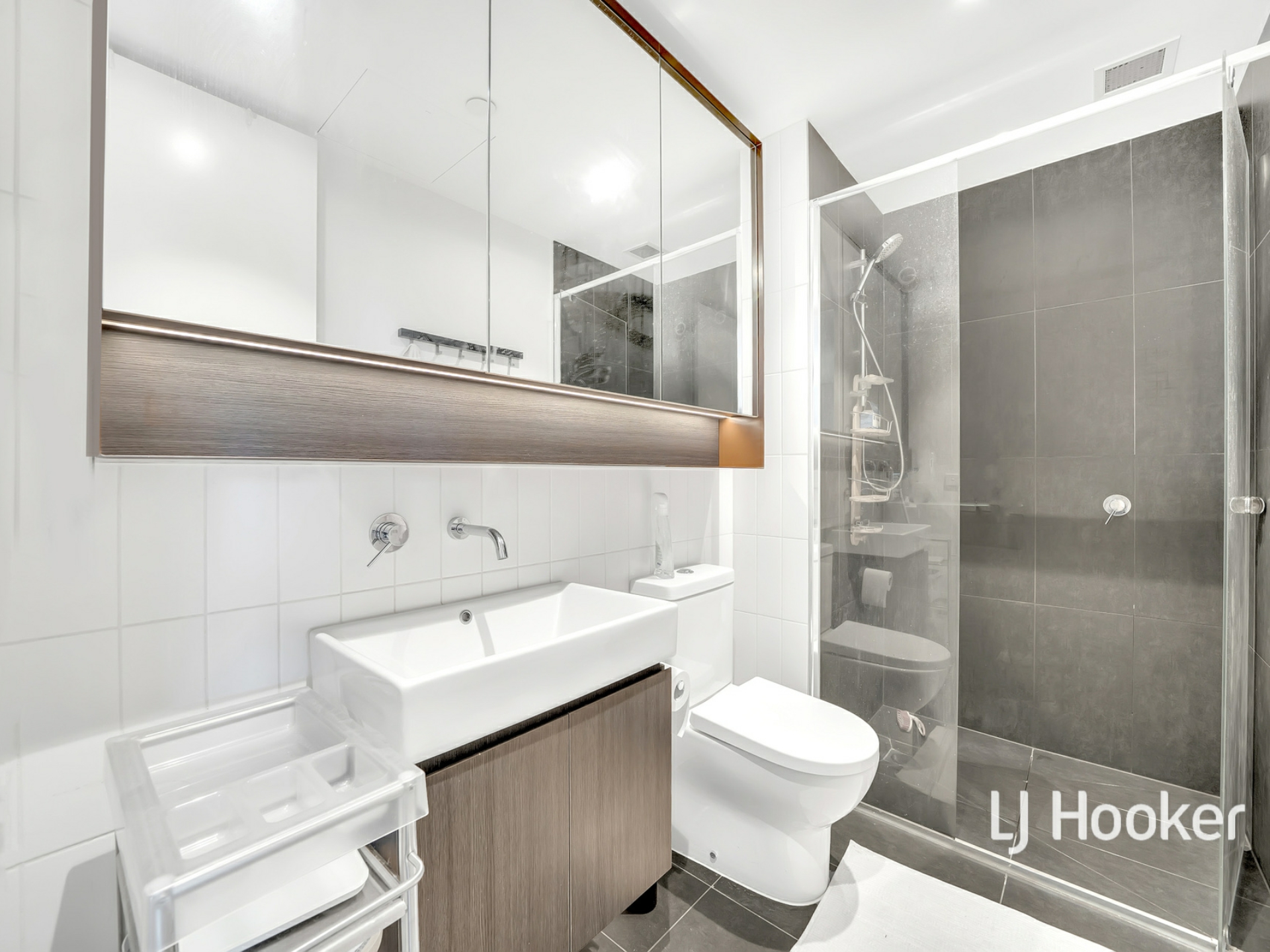 210/88 Carlisle Street, ST KILDA