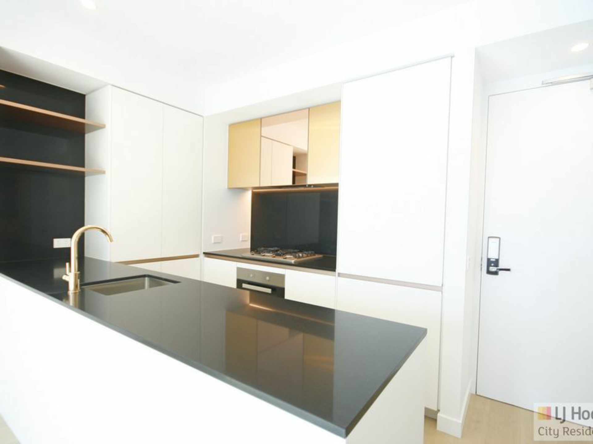 4106/228 La Trobe Street, MELBOURNE