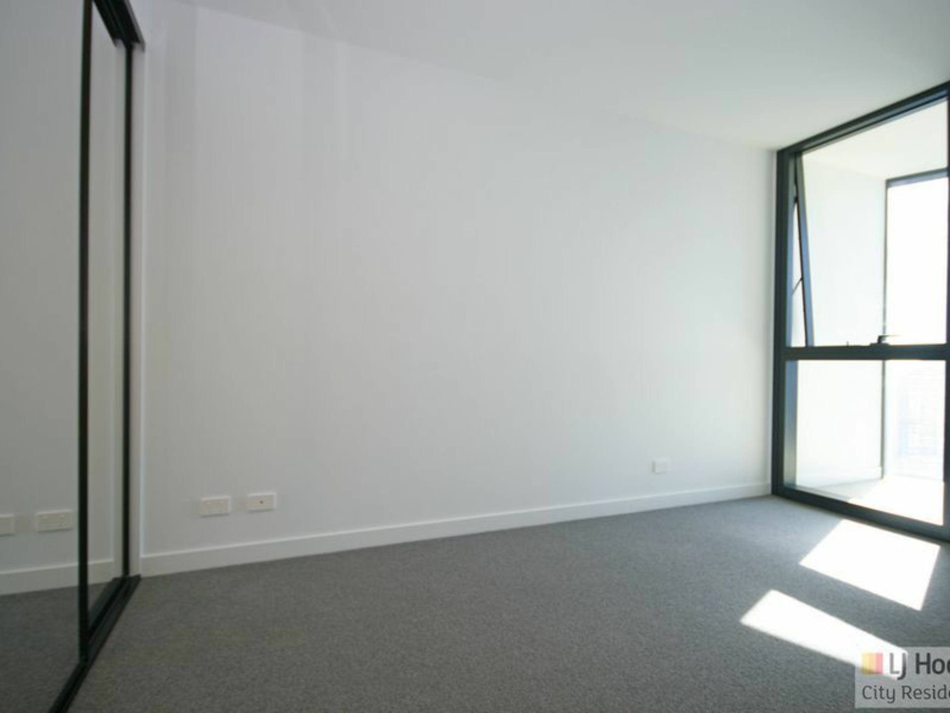 4106/228 La Trobe Street, MELBOURNE