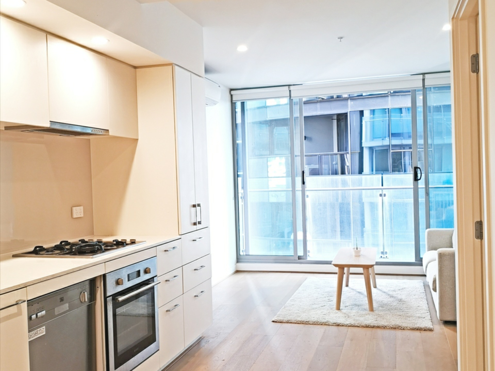 1901/36 La Trobe Street, MELBOURNE