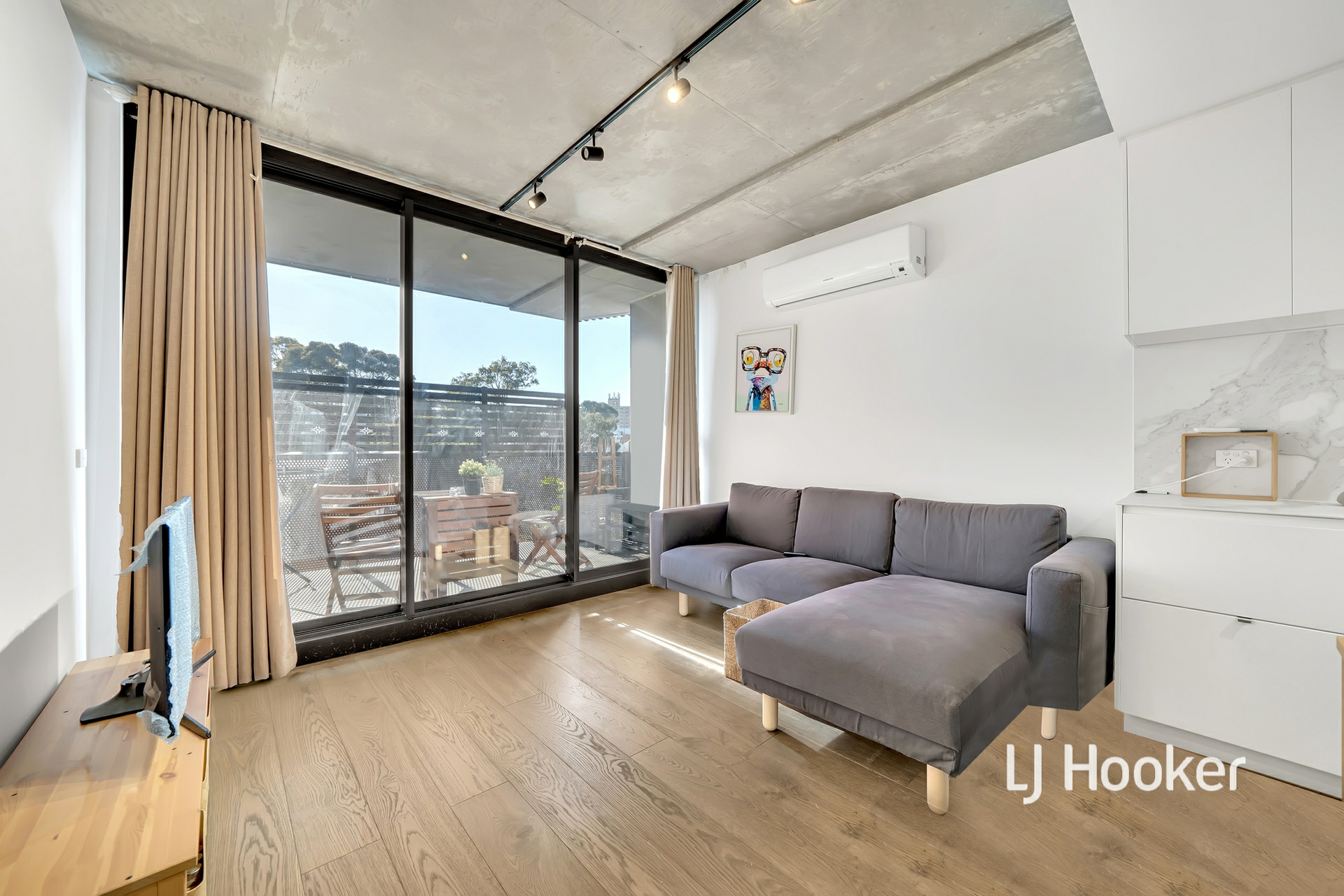 210/88 Carlisle Street, ST KILDA