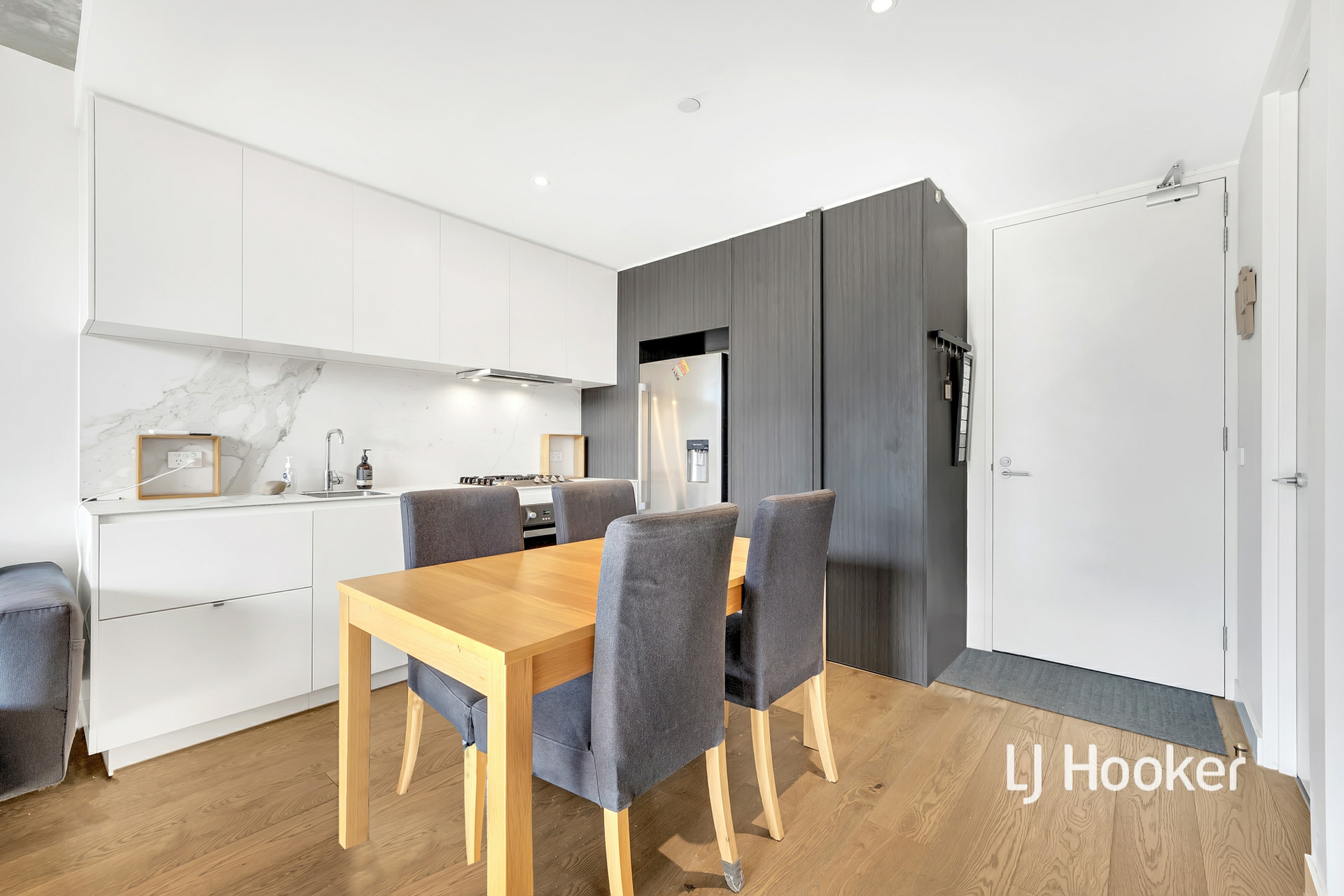 210/88 Carlisle Street, ST KILDA