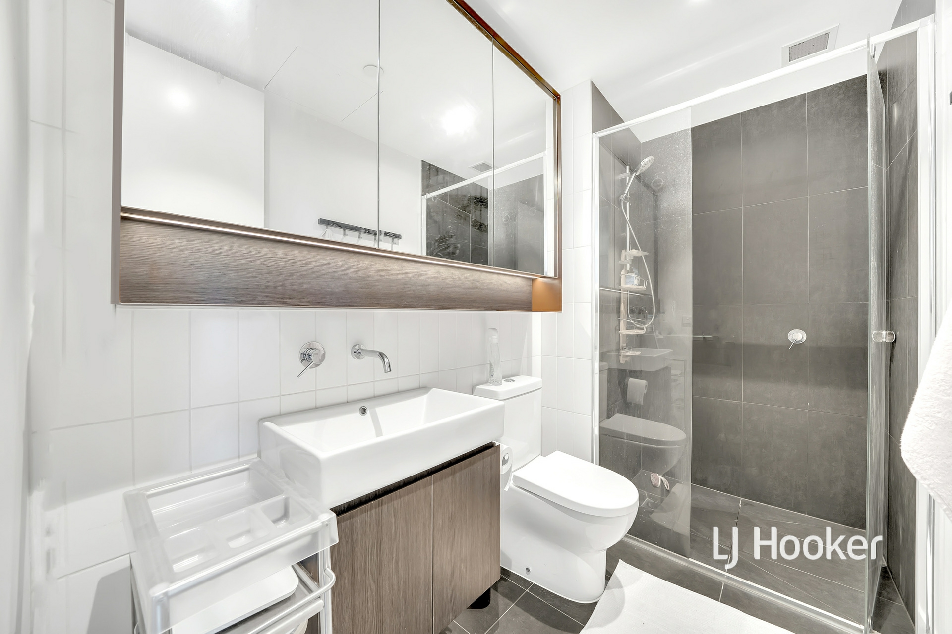 210/88 Carlisle Street, ST KILDA