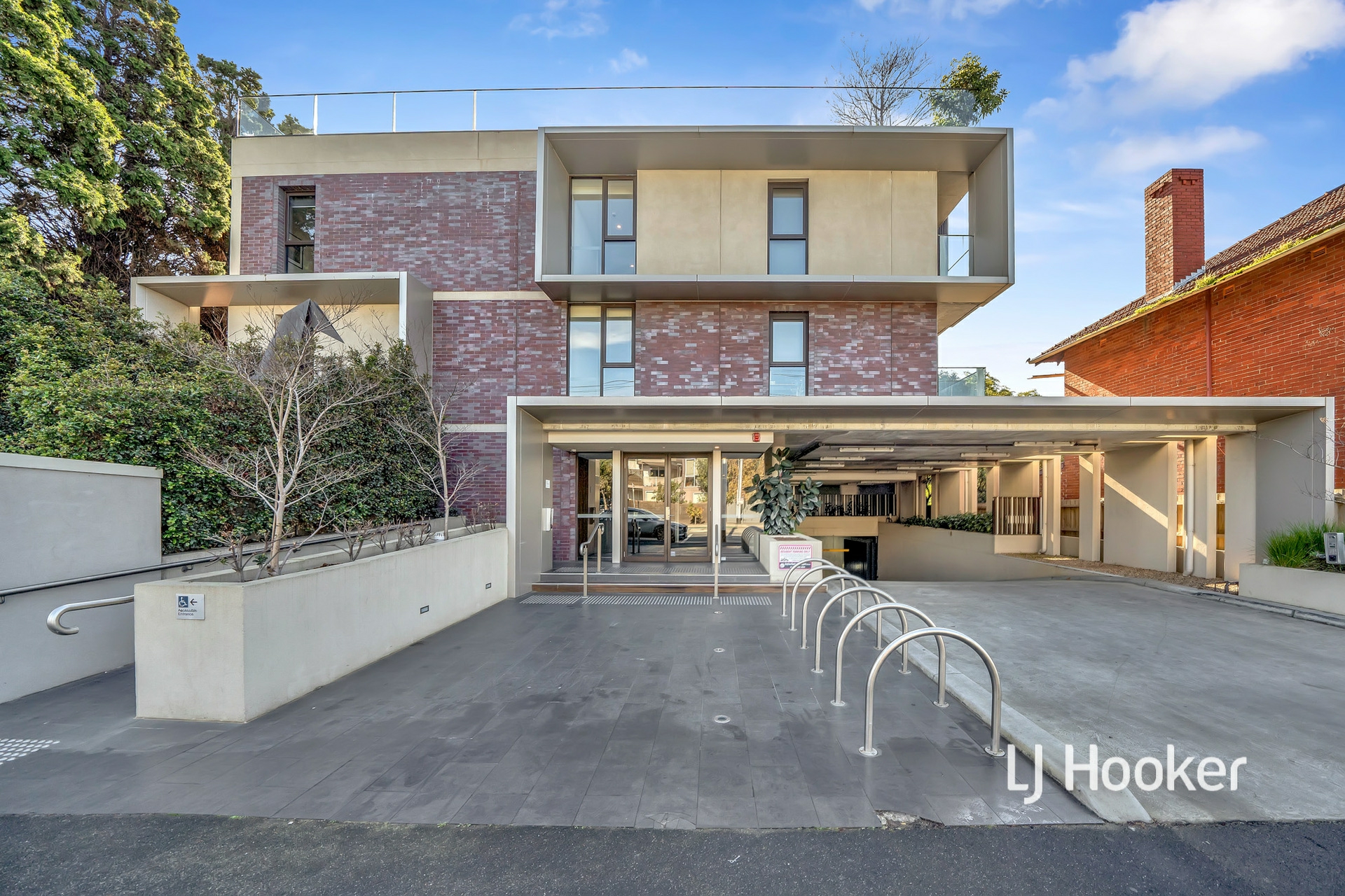 210/88 Carlisle Street, ST KILDA