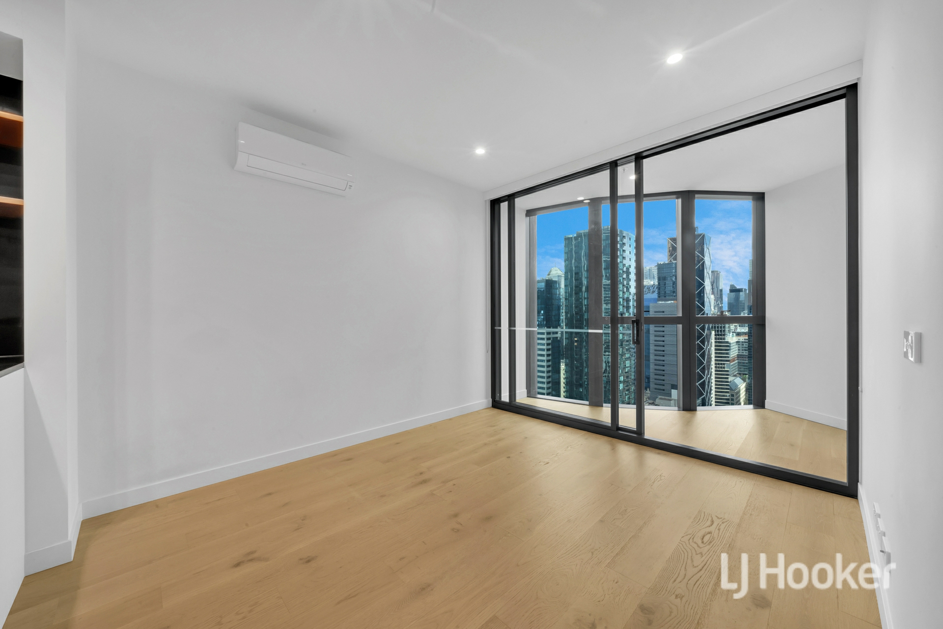 3401/228 La Trobe Street, MELBOURNE