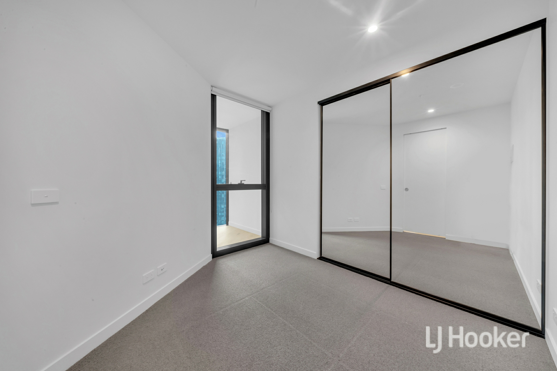 3401/228 La Trobe Street, MELBOURNE