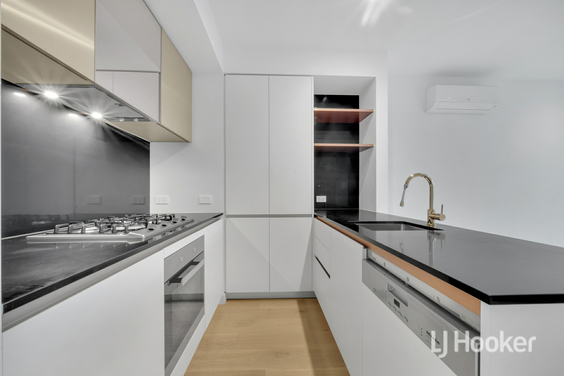 3401/228 La Trobe Street, MELBOURNE