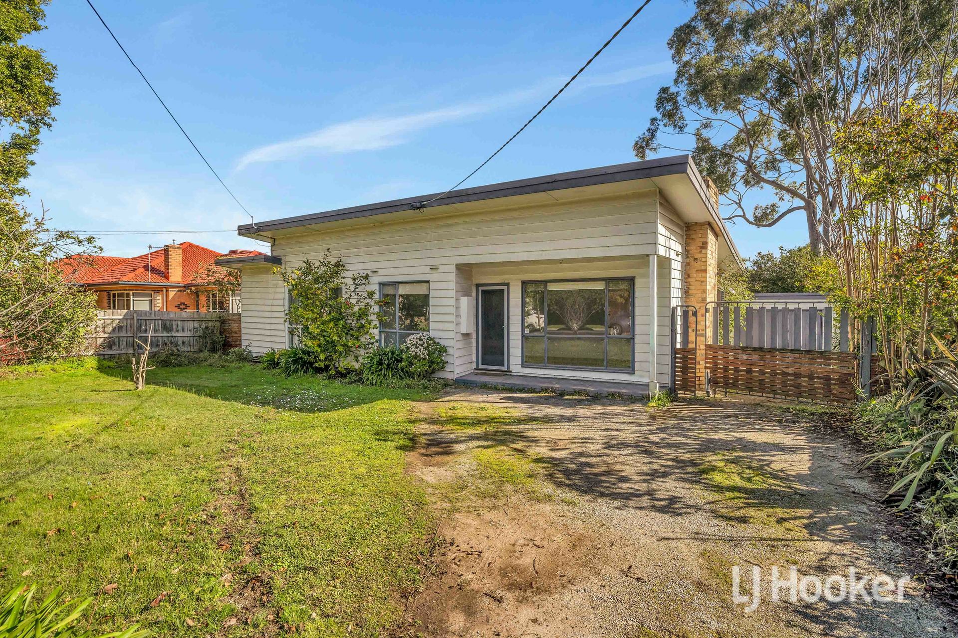 8 Normleith Grove, BORONIA