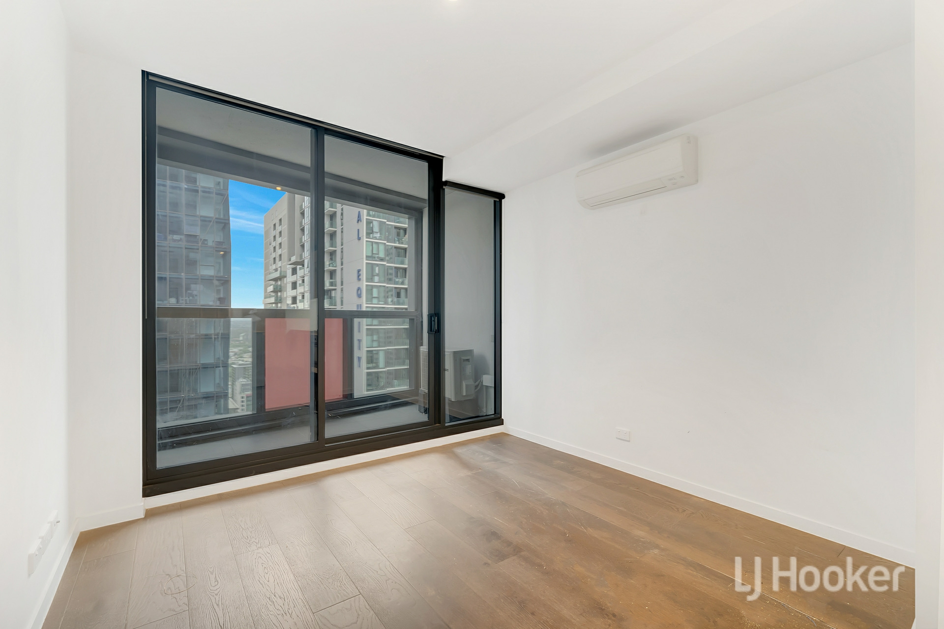 3709/33 Rose Lane, MELBOURNE
