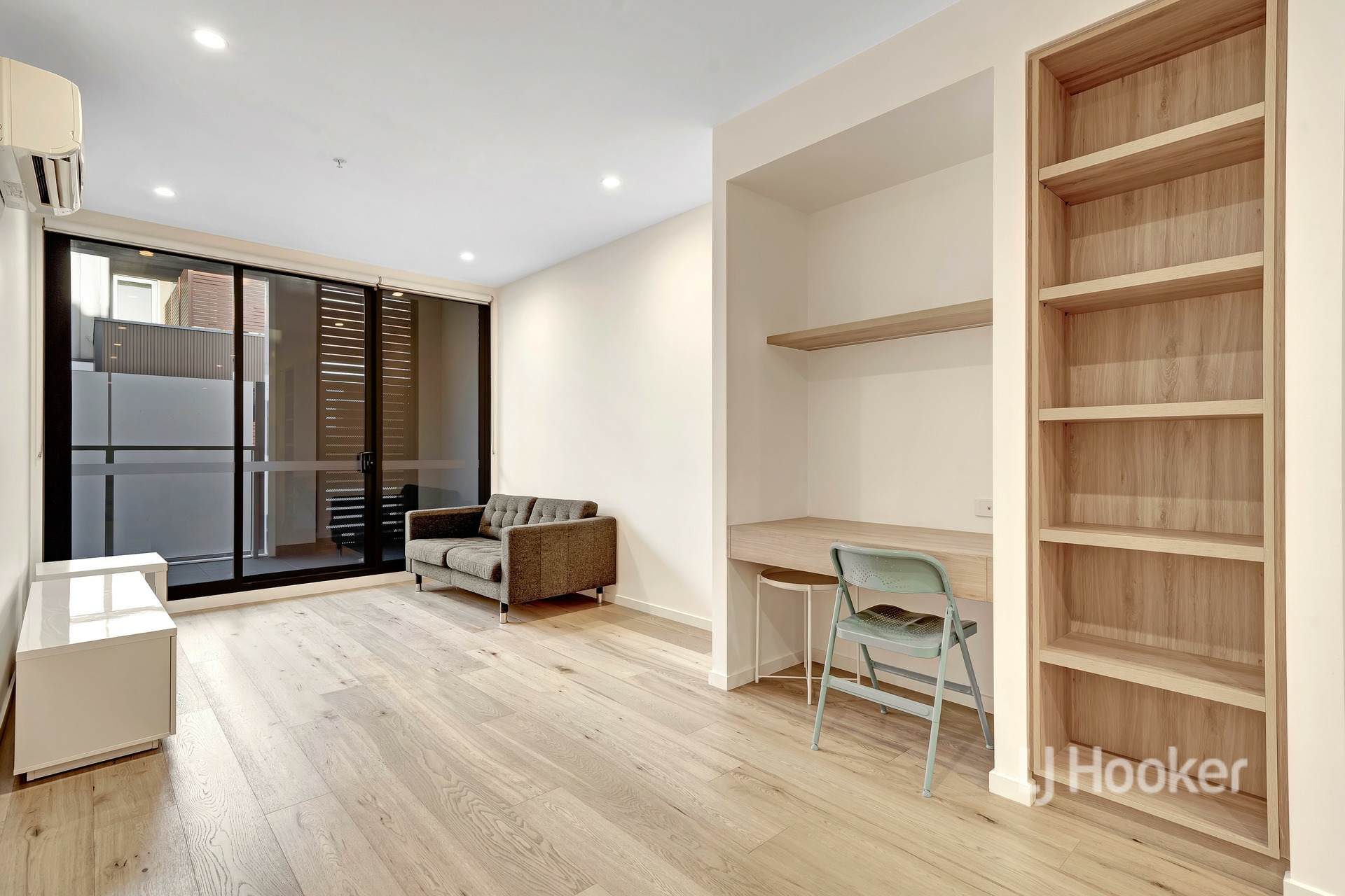 211/316 Neerim Road, CARNEGIE