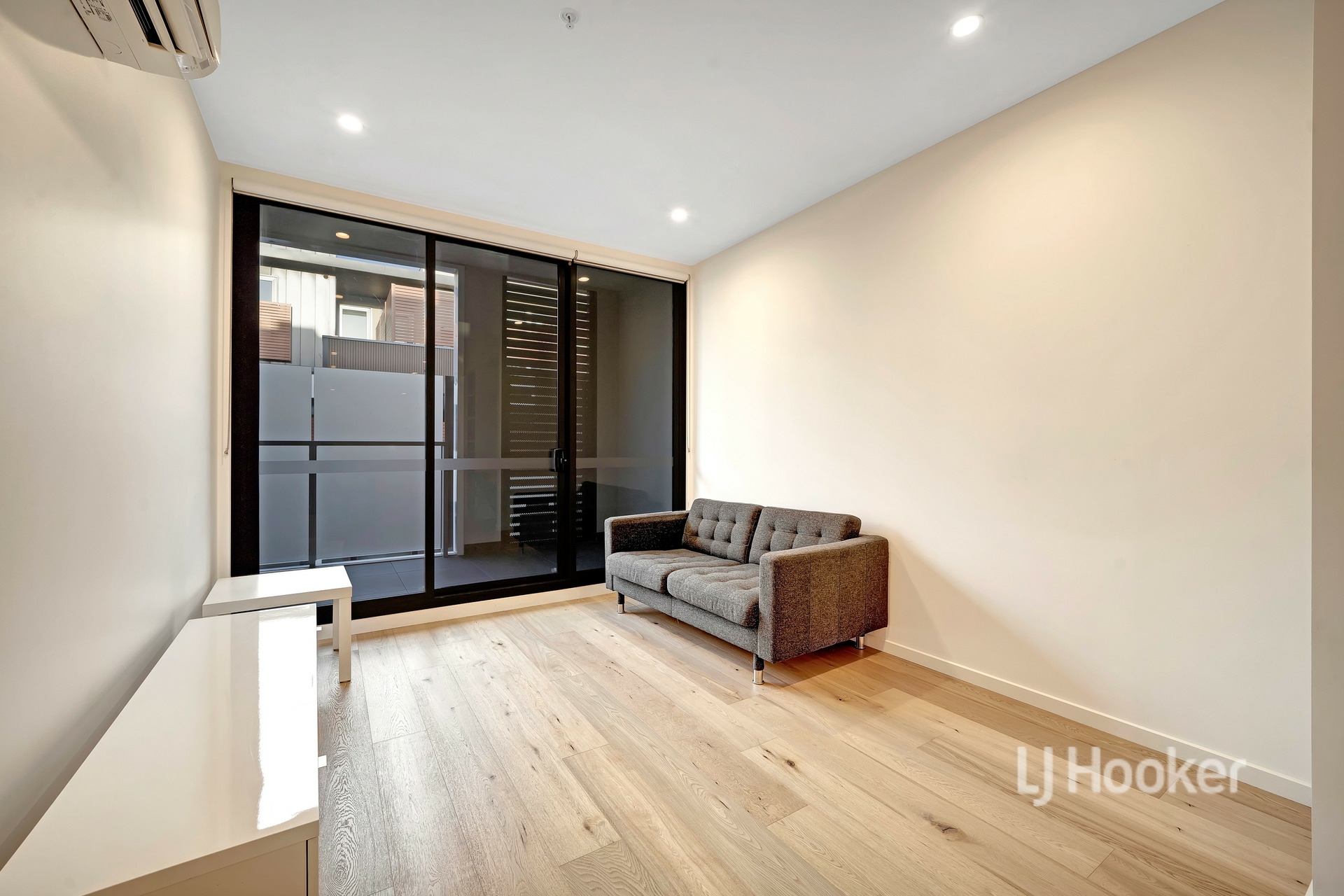 211/316 Neerim Road, CARNEGIE