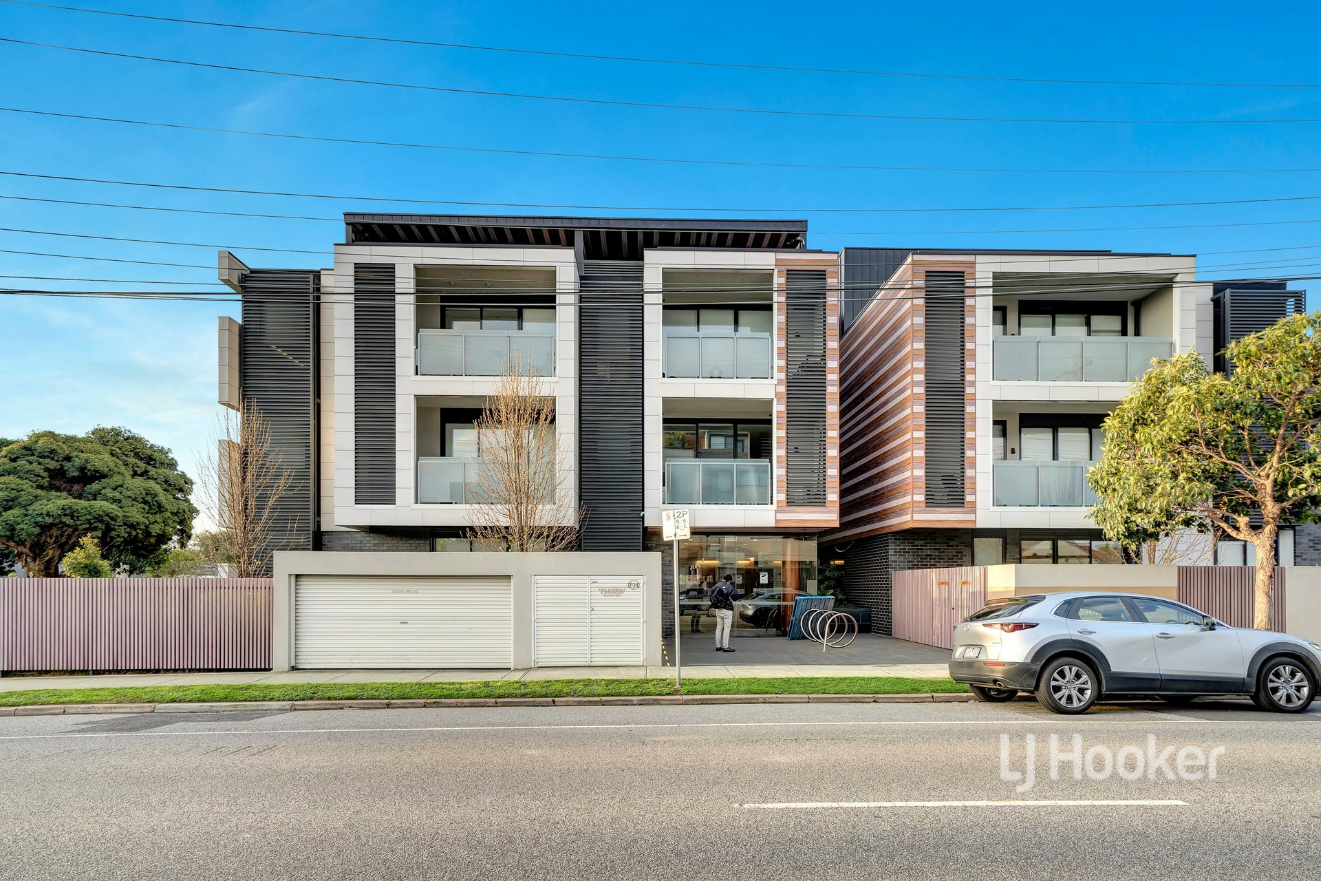 211/316 Neerim Road, CARNEGIE