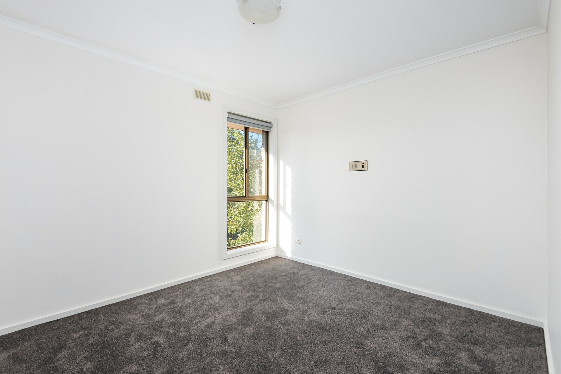 70 Buckmaster Drive — photo 7 of 10