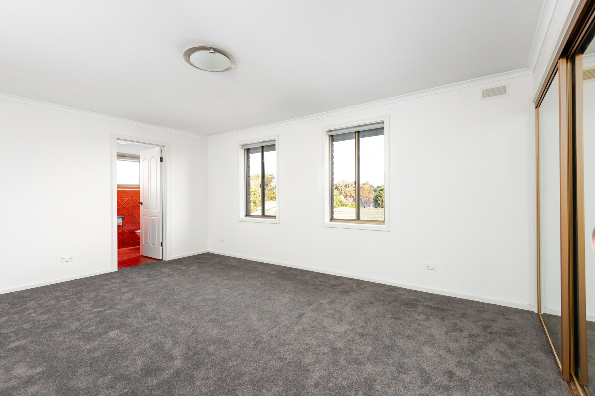 70 Buckmaster Drive — photo 8 of 10