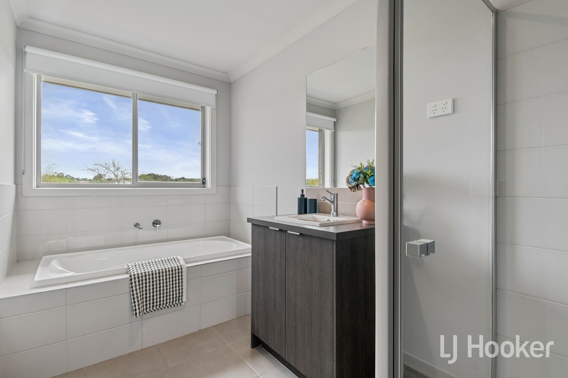 20 Bausch Street — photo 9 of 10