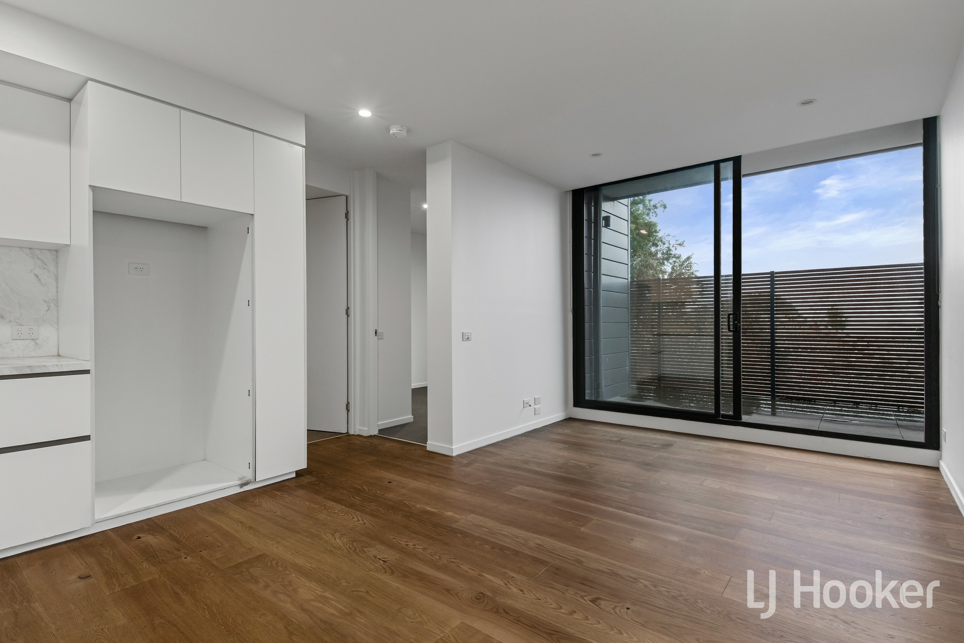 106/6 Thiele Street — photo from LJ Hooker Rowville
