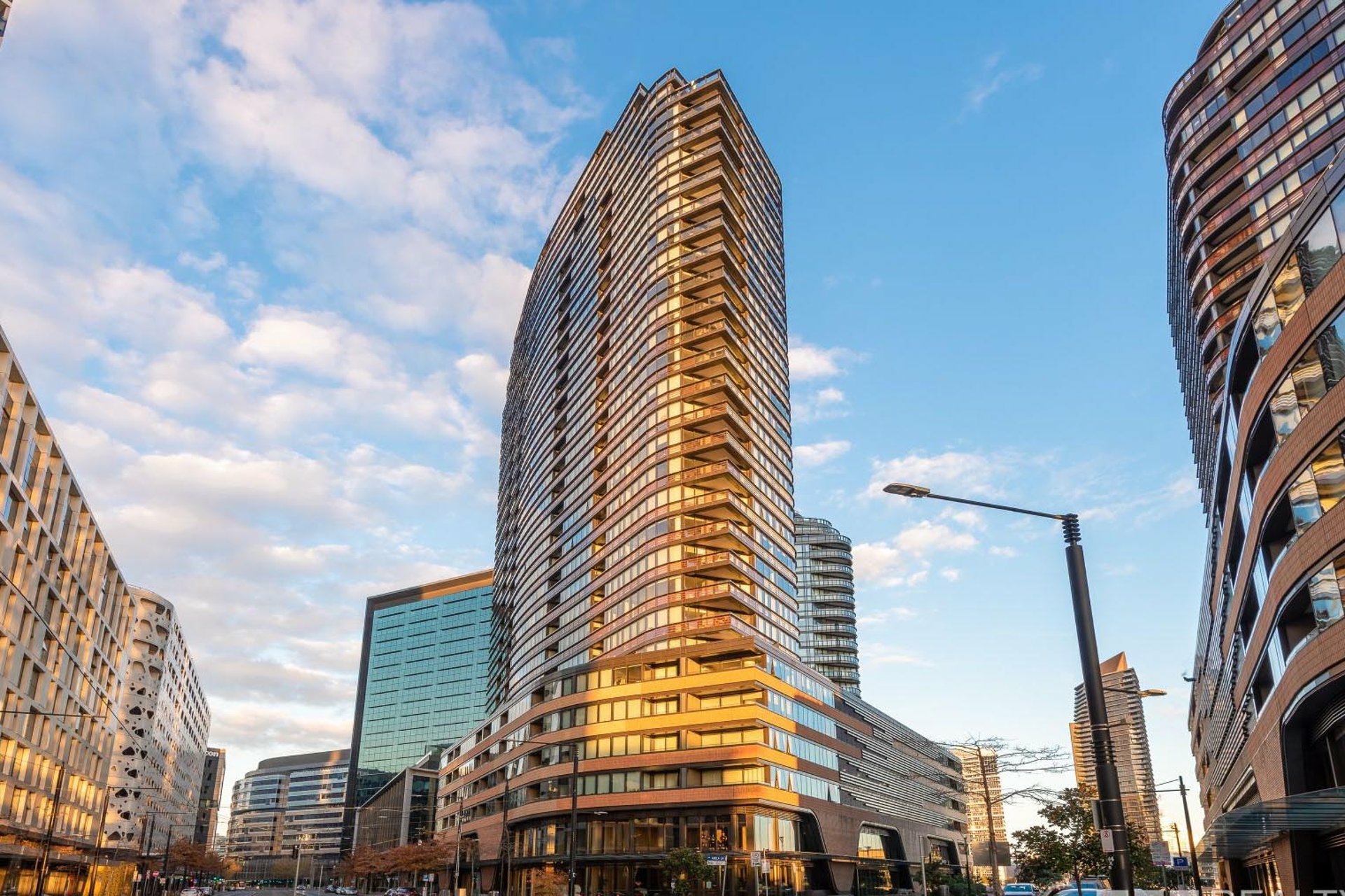 1403S/883 Collins Street — photo from LJ Hooker Rowville