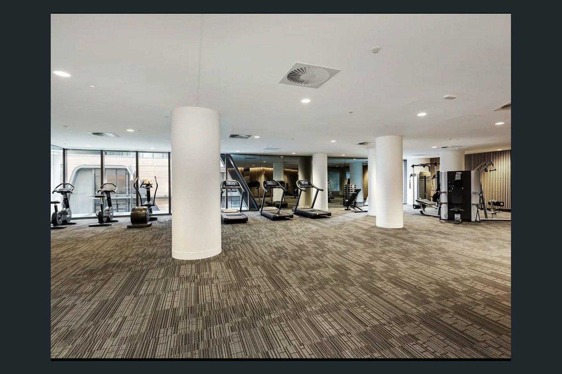 1403S/883 Collins Street — photo 11 of 17