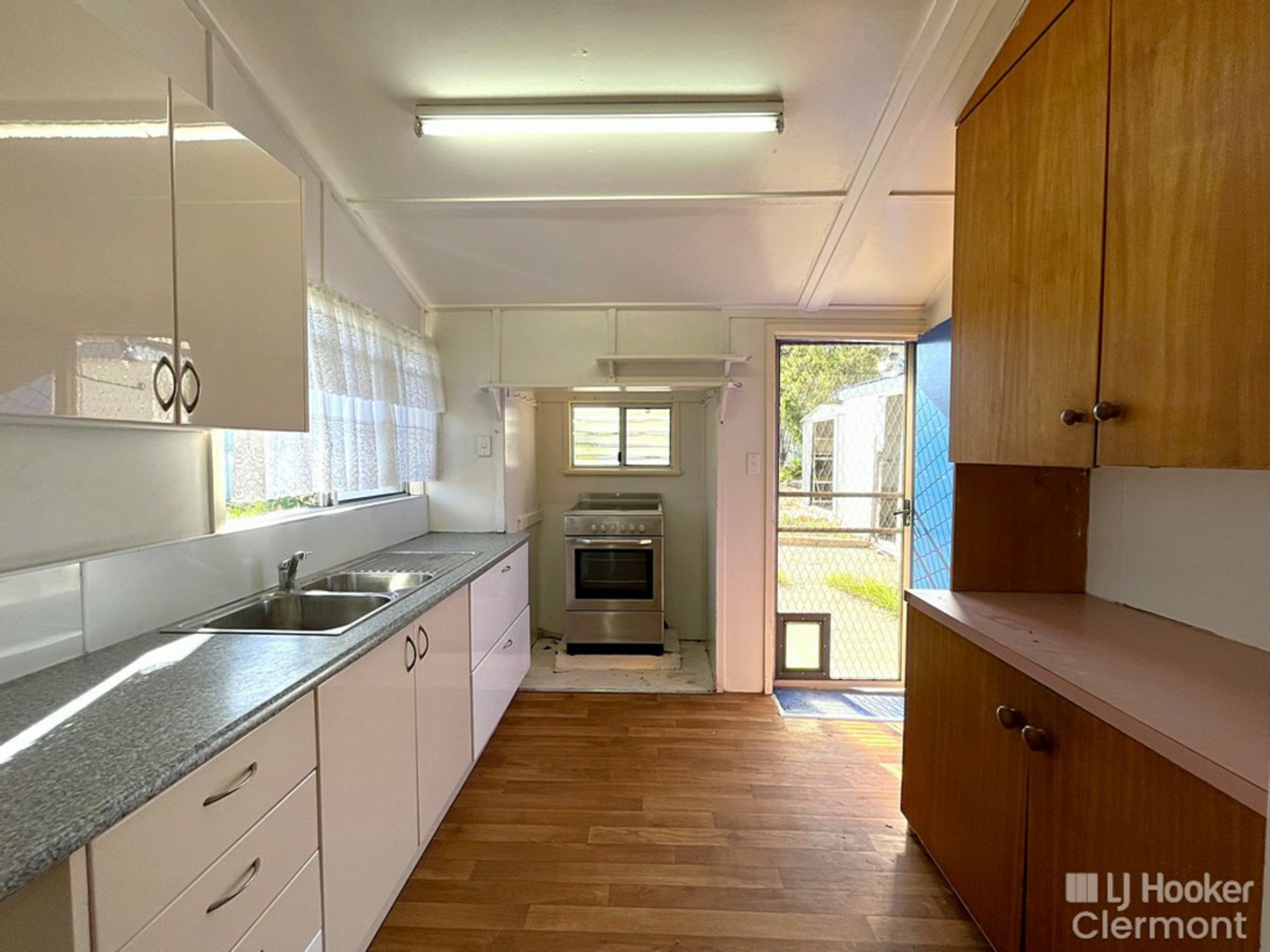 24 Capella Street — photo 4 of 13