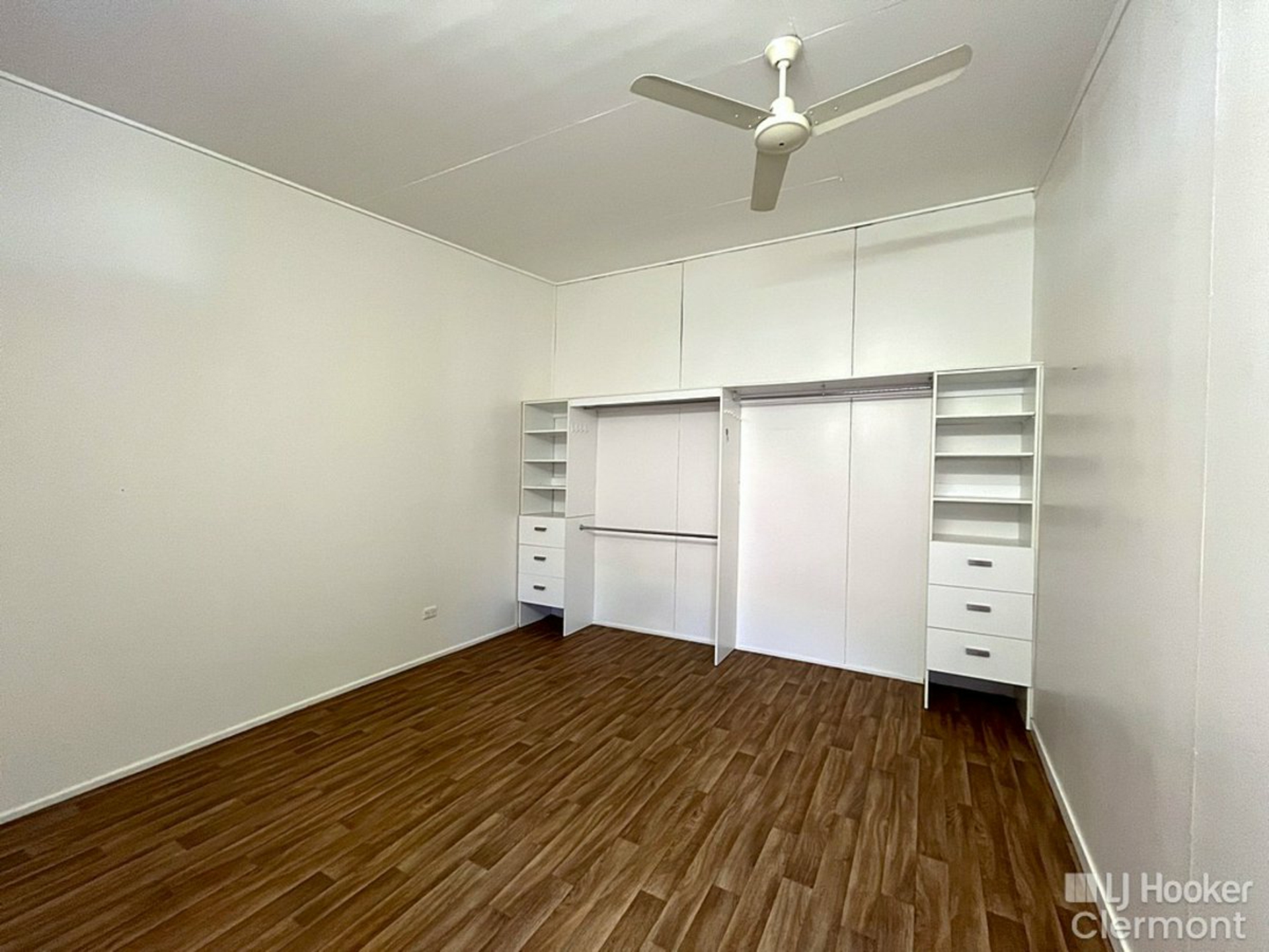 24 Capella Street — photo 8 of 13