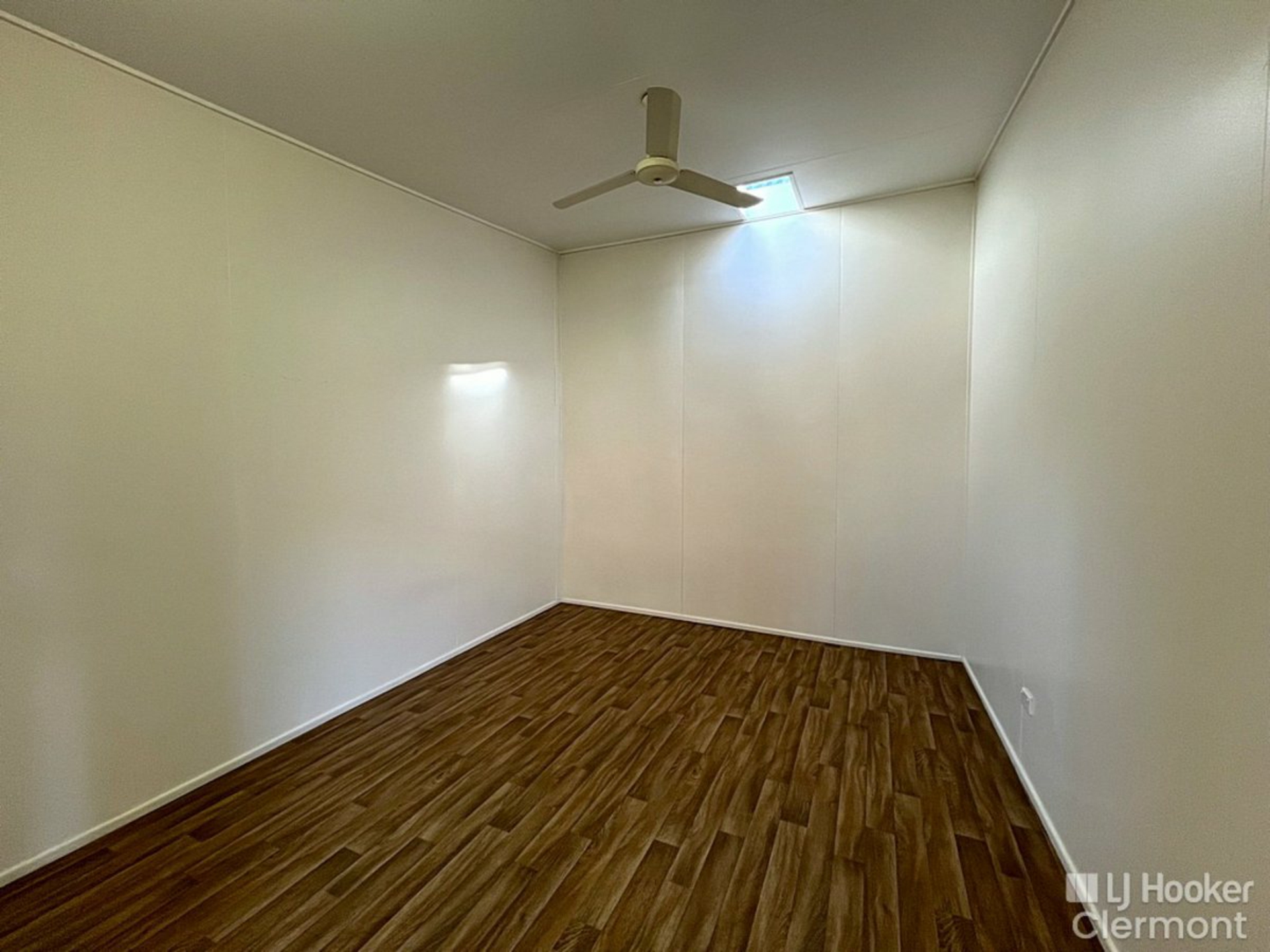 24 Capella Street — photo 9 of 13
