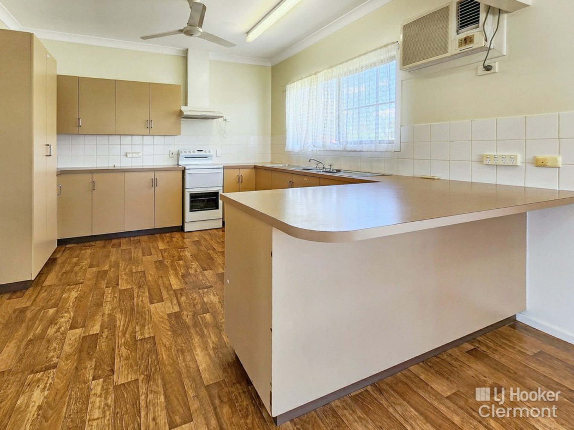 7 Carina Crescent — photo 7 of 26