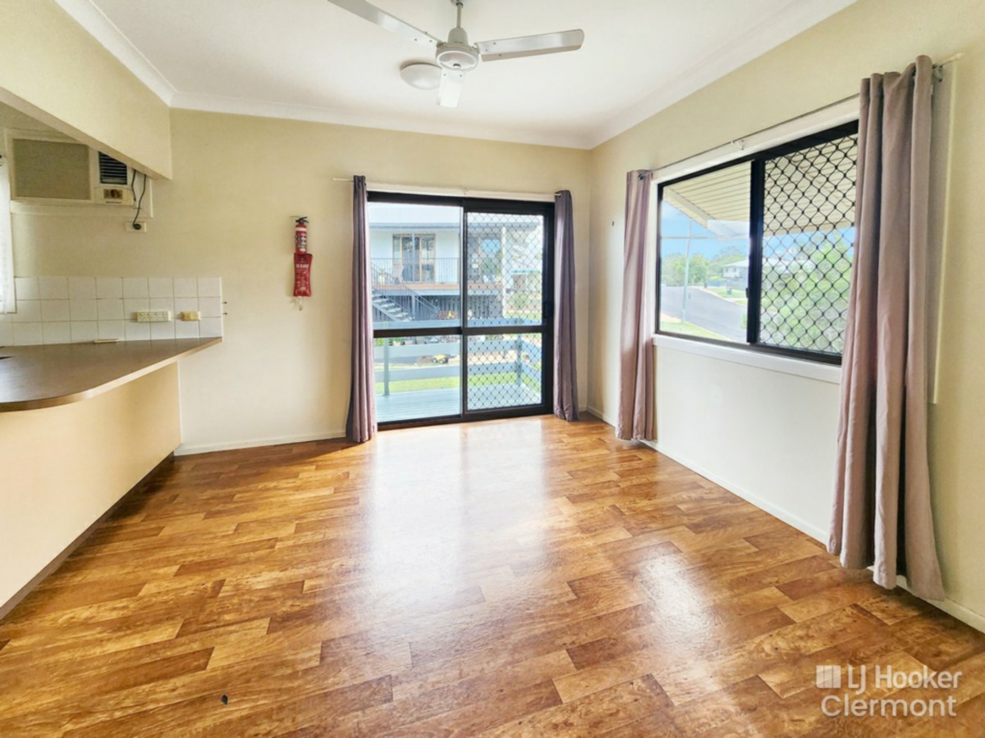 7 Carina Crescent — photo 8 of 26