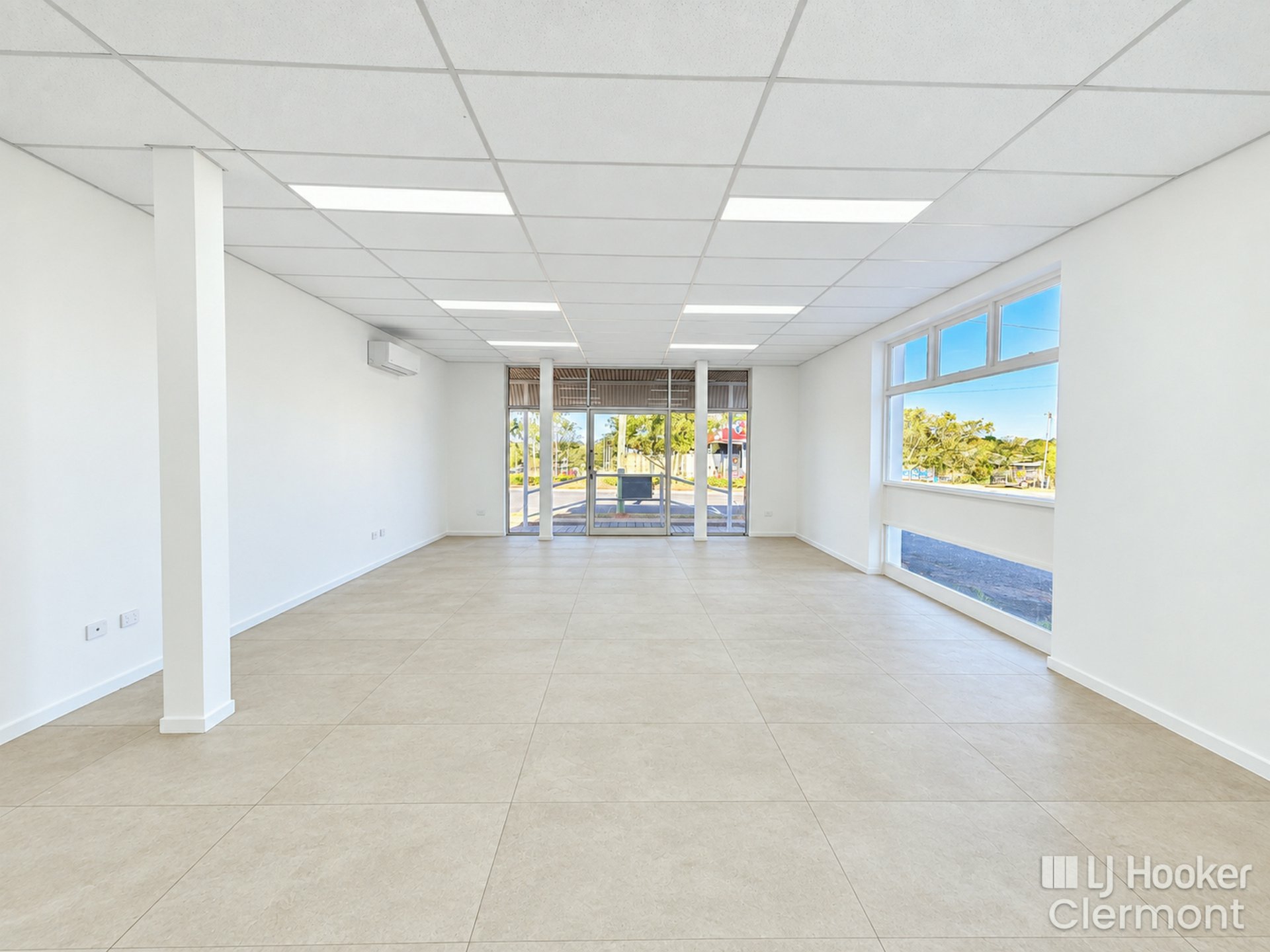 Shop / Office/22 Capella Street — photo 3 of 12