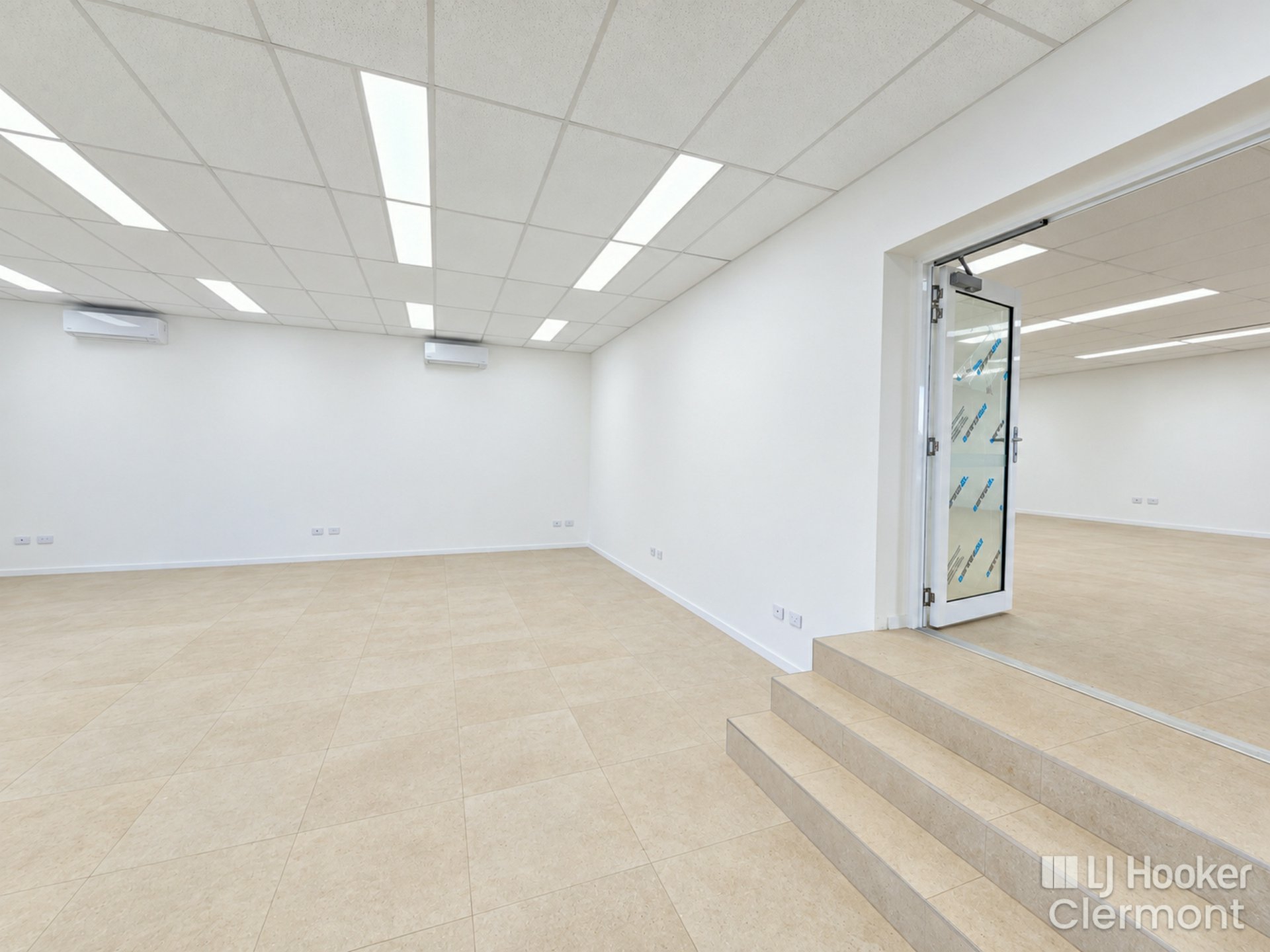 Shop / Office/22 Capella Street — photo 6 of 12