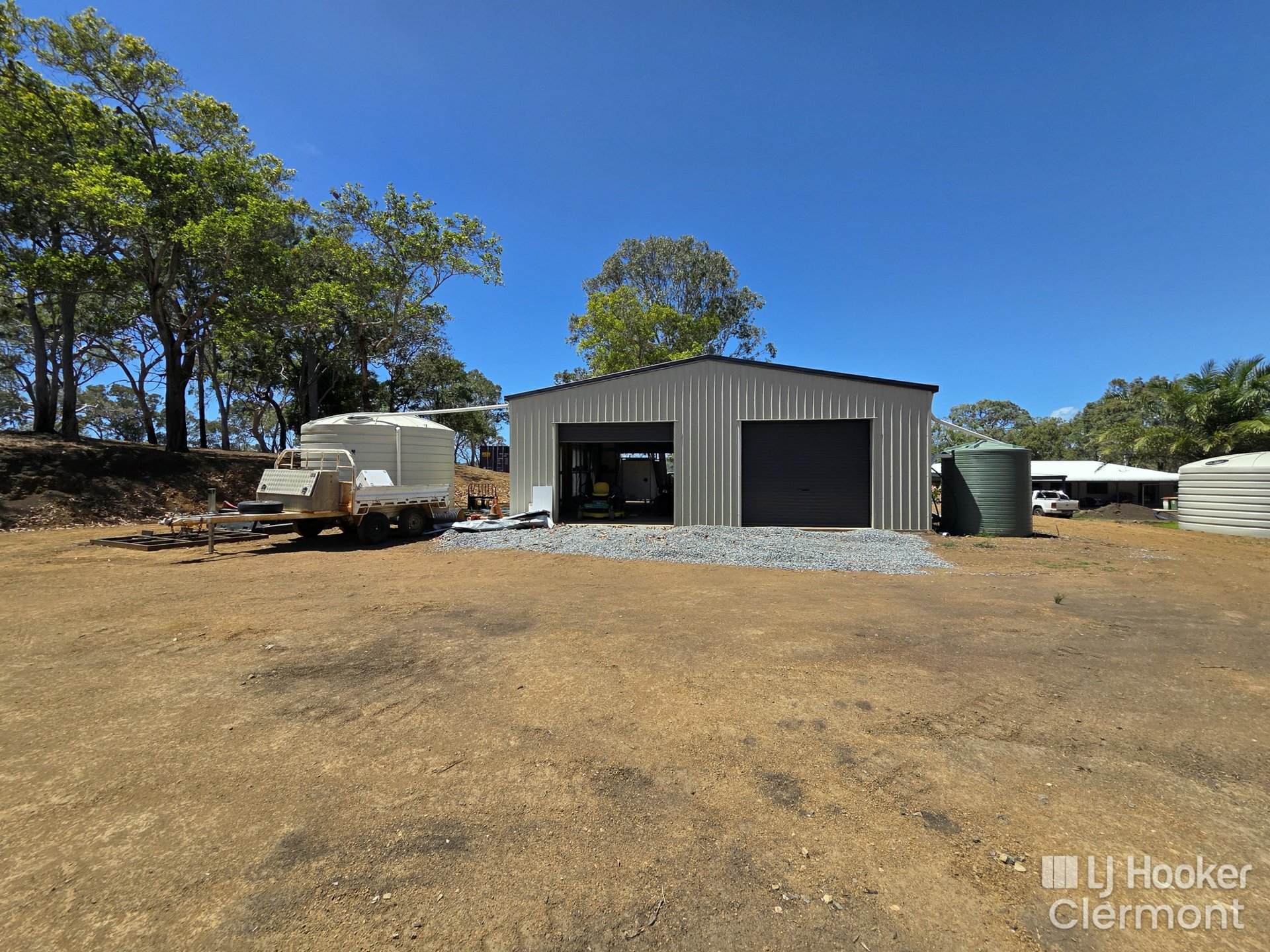 546-562 Miran Khan Drive — photo 6 of 29