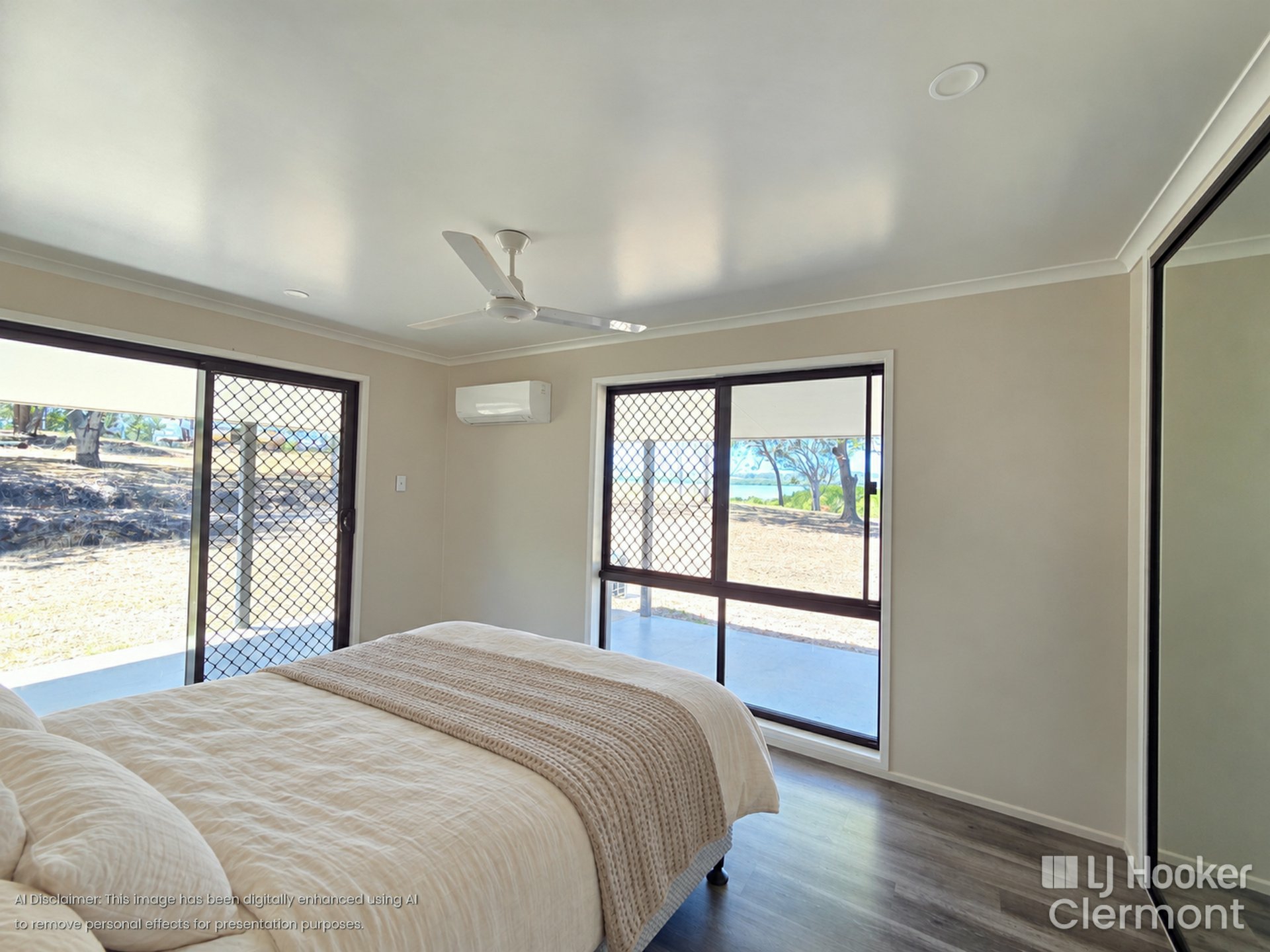 546-562 Miran Khan Drive — photo 17 of 29