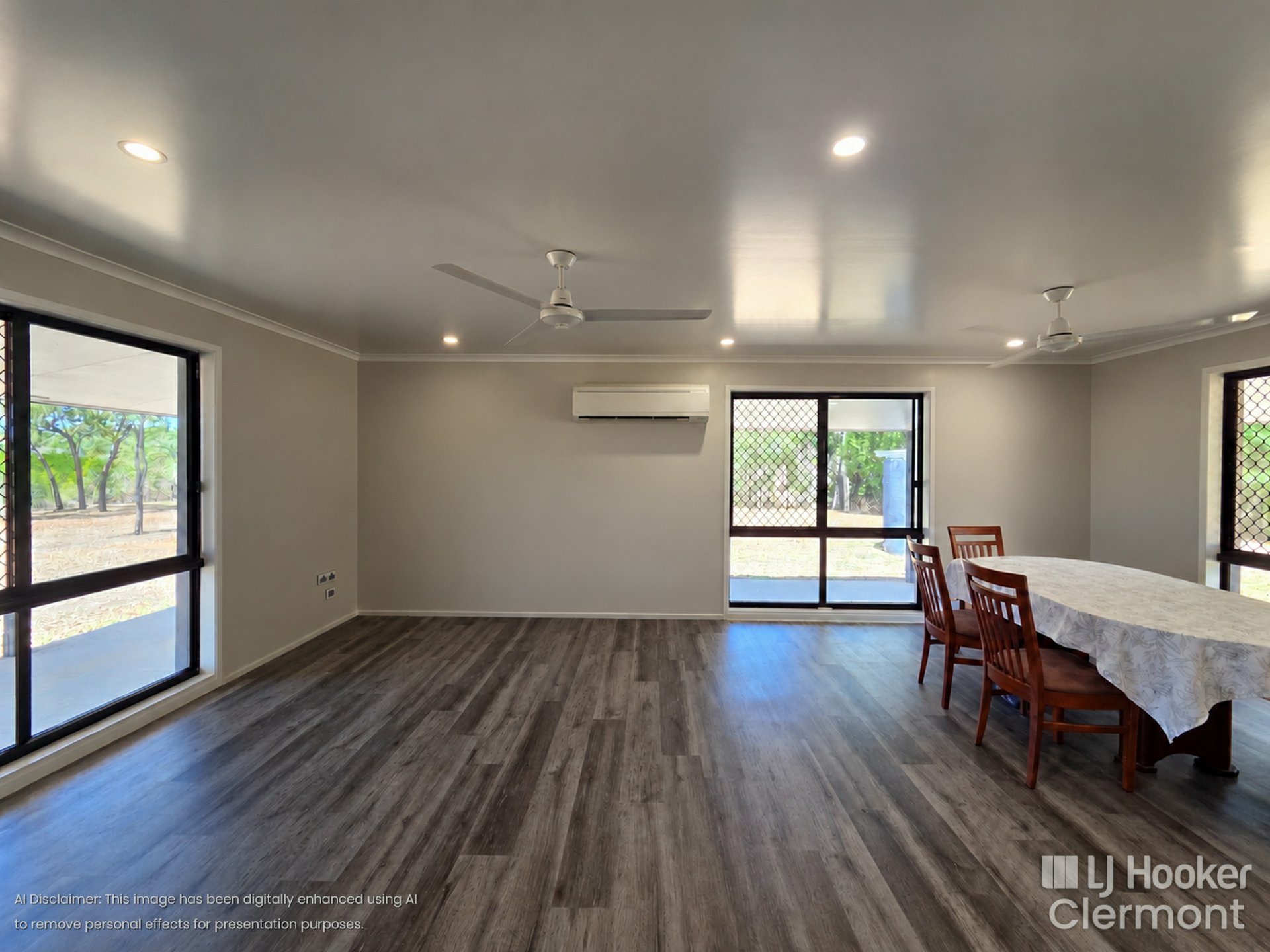 546-562 Miran Khan Drive — photo 18 of 29