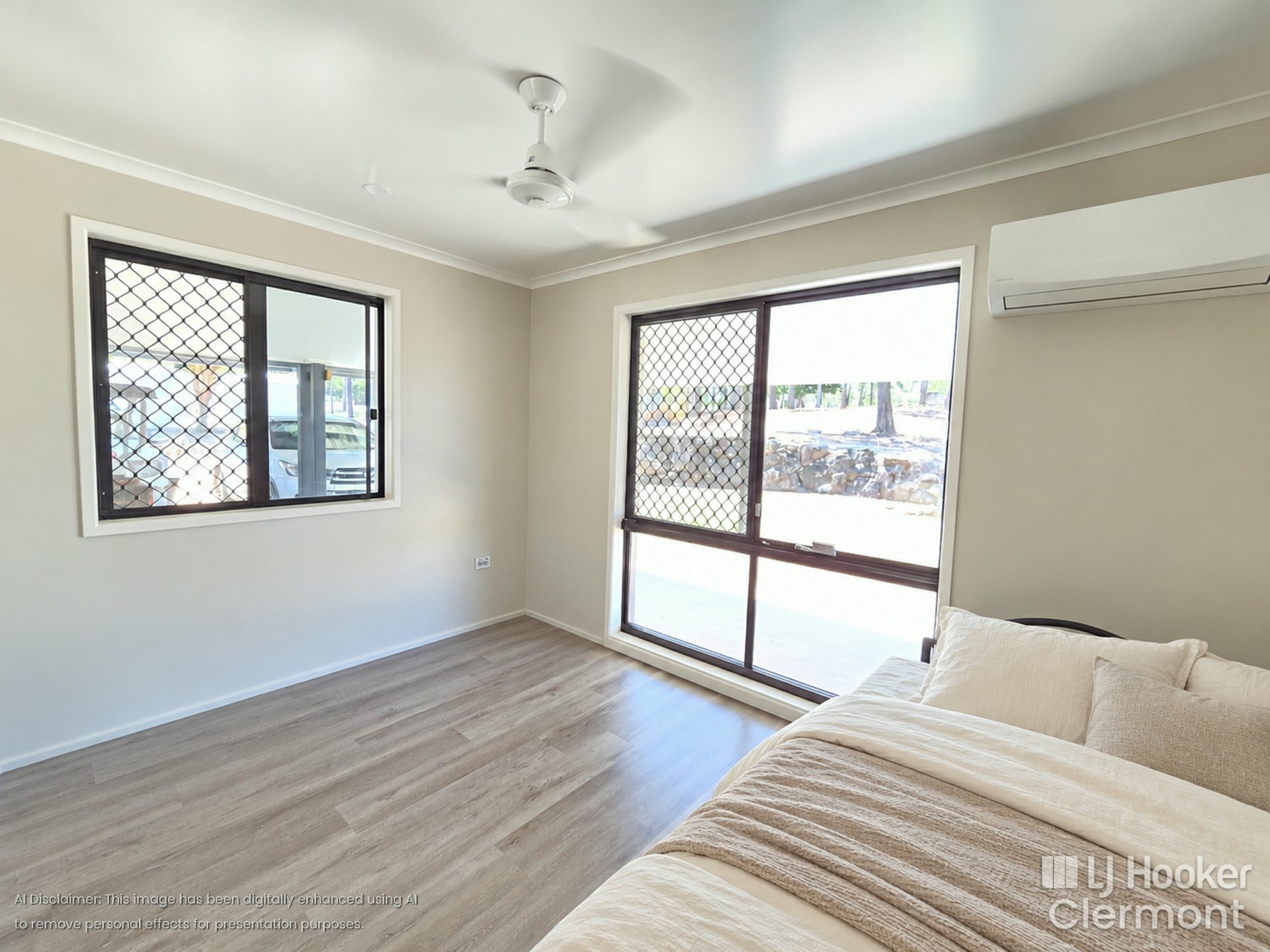 546-562 Miran Khan Drive — photo 20 of 29