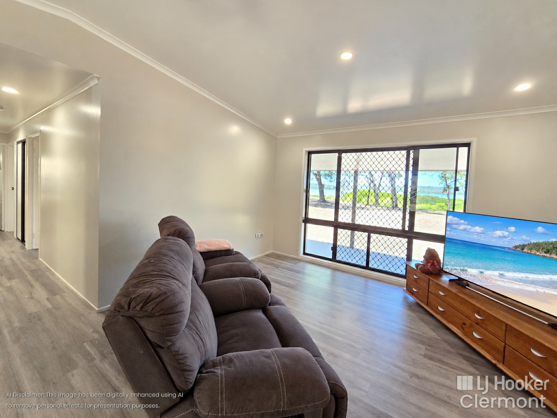 546-562 Miran Khan Drive — photo 24 of 29