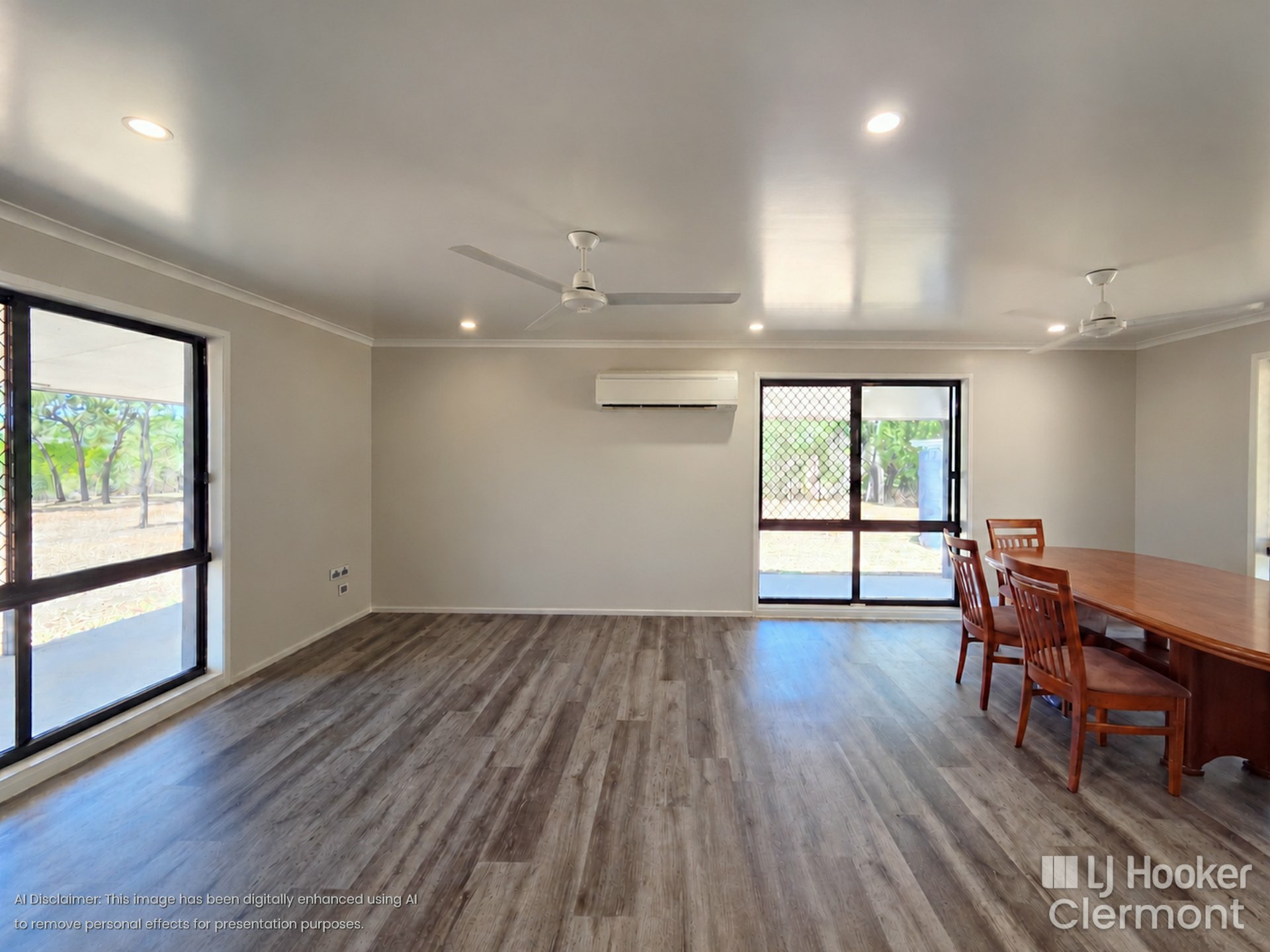 546-562 Miran Khan Drive — photo 25 of 29